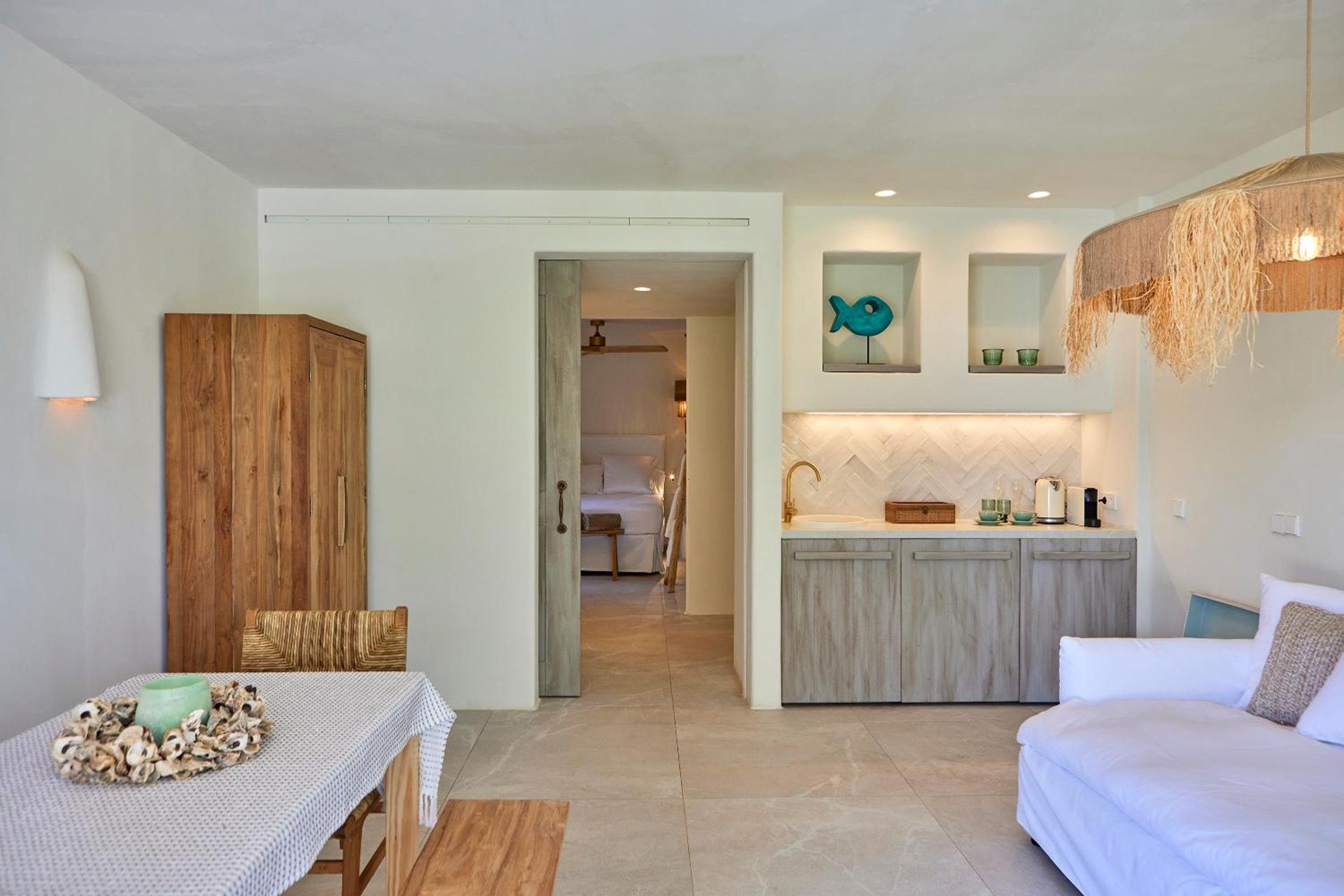 Pool Garden Suite - Photo 6