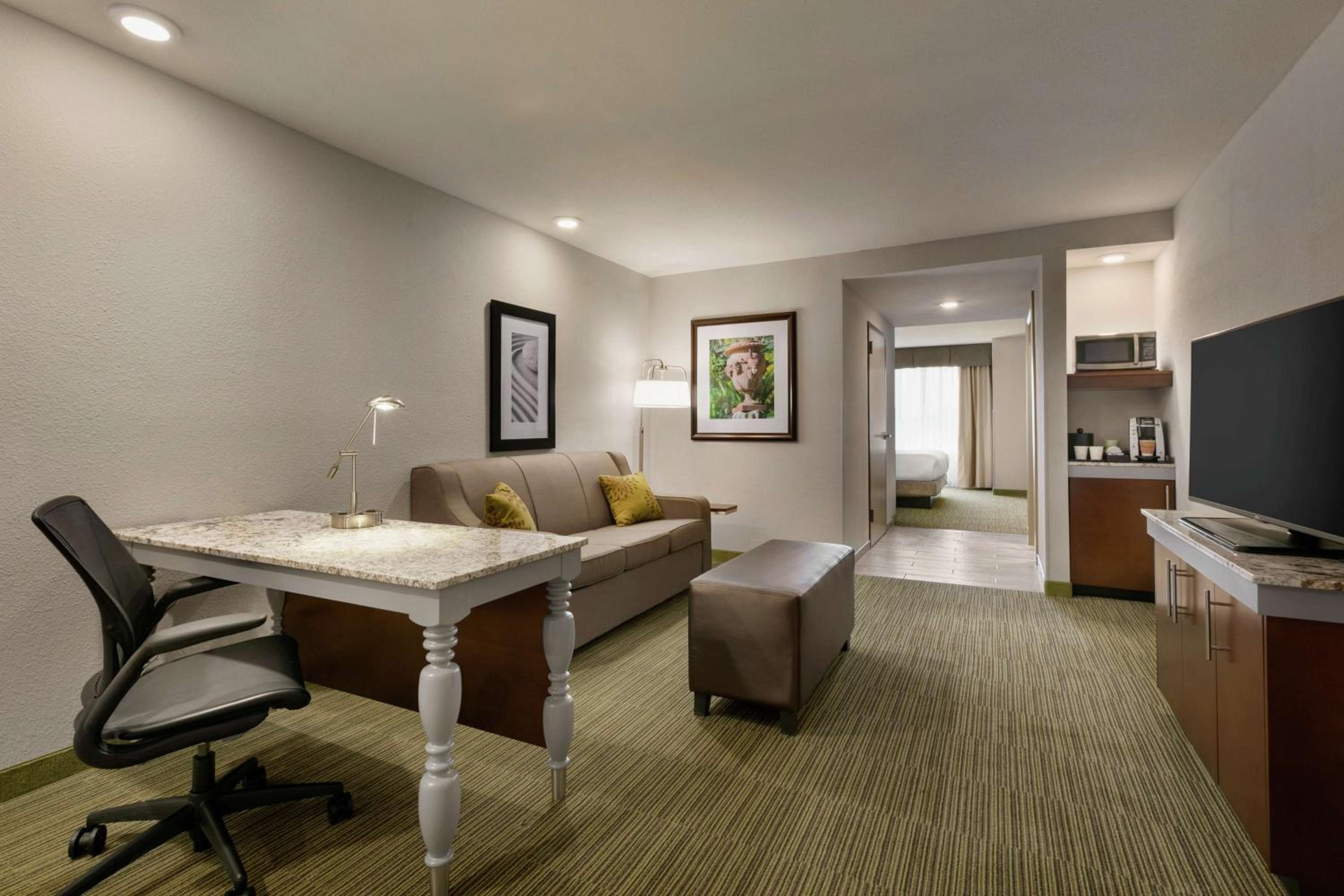 Junior King Suite with Sofa Bed photo 3