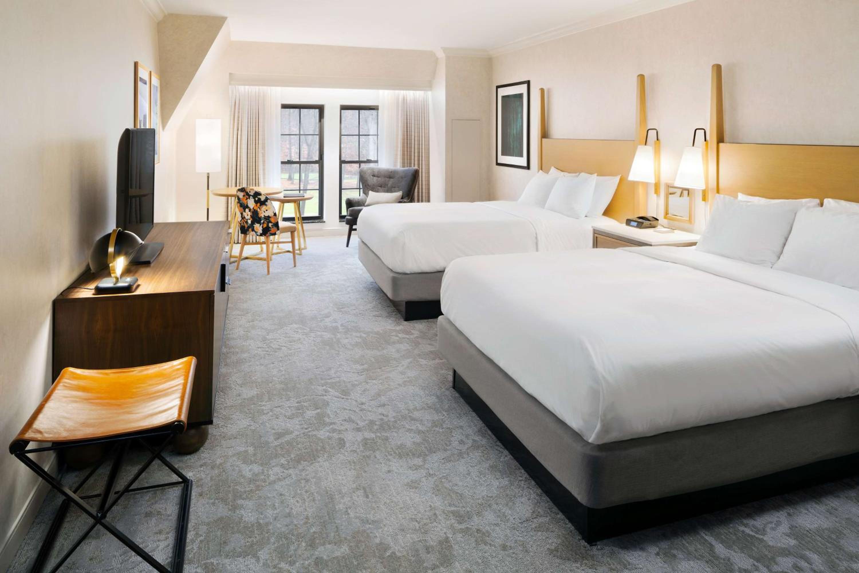 Queen Room with Two Queen Beds - Photo 3