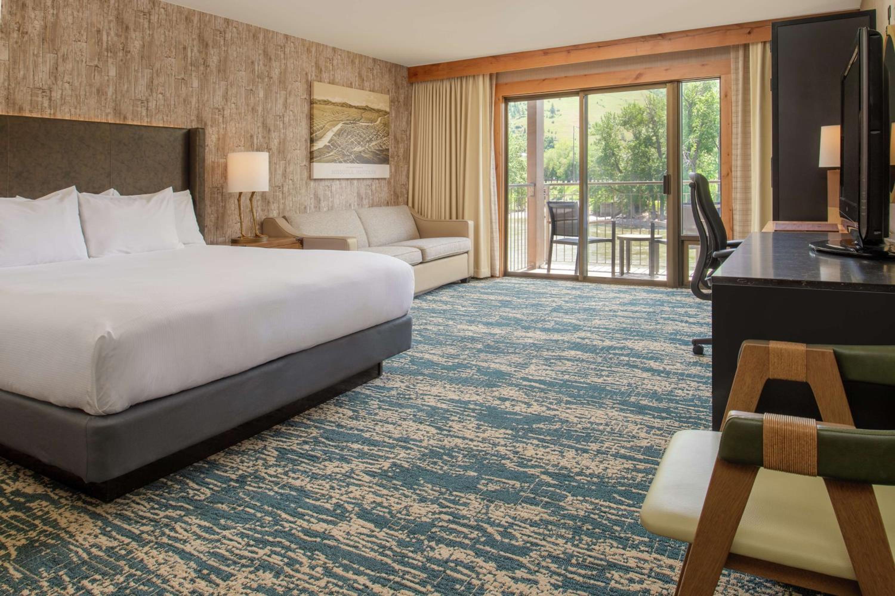 King Room with River View - Photo 1