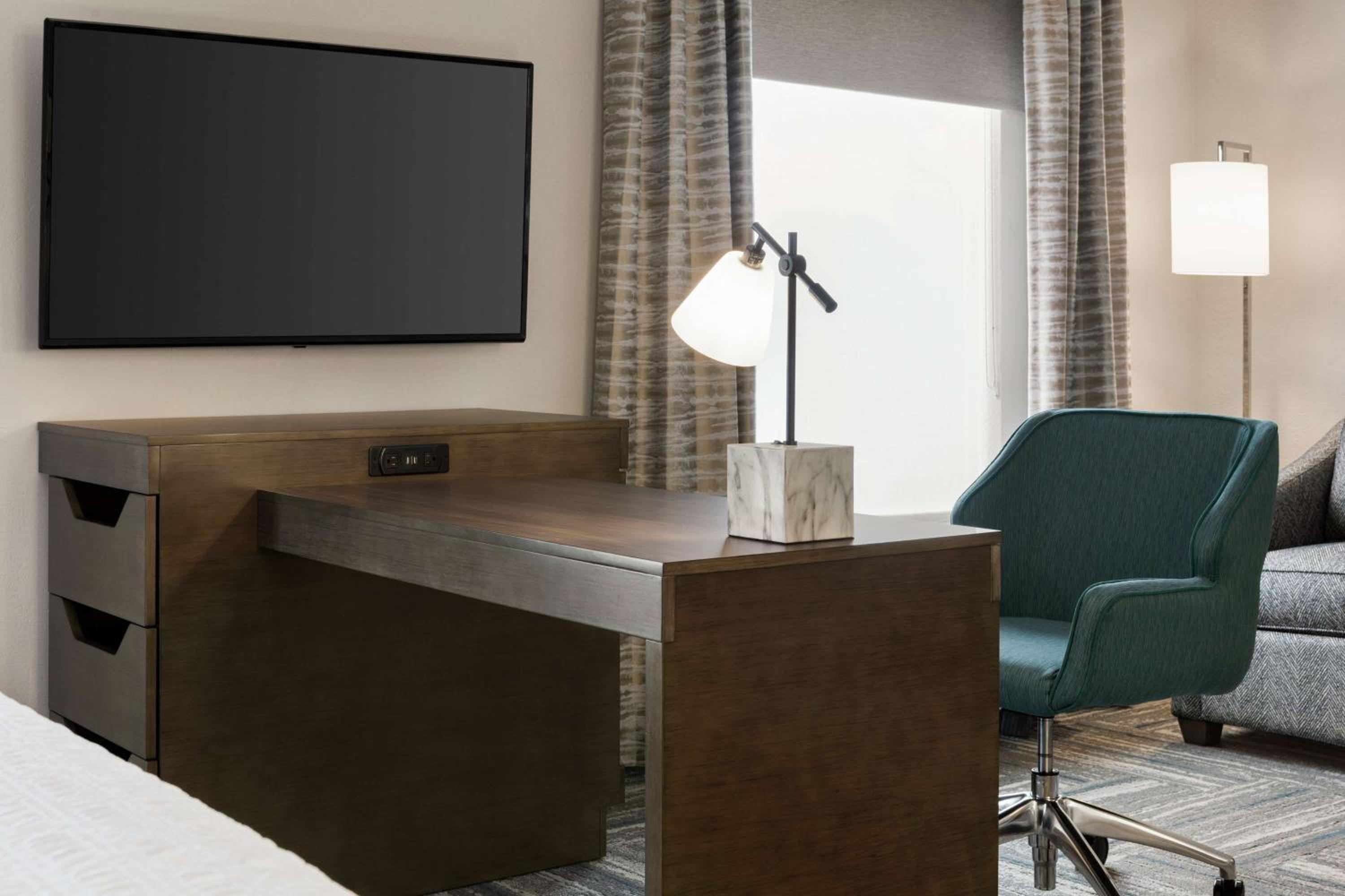 King Studio Suite with Sofa Bed - Non-Smoking - Photo 2