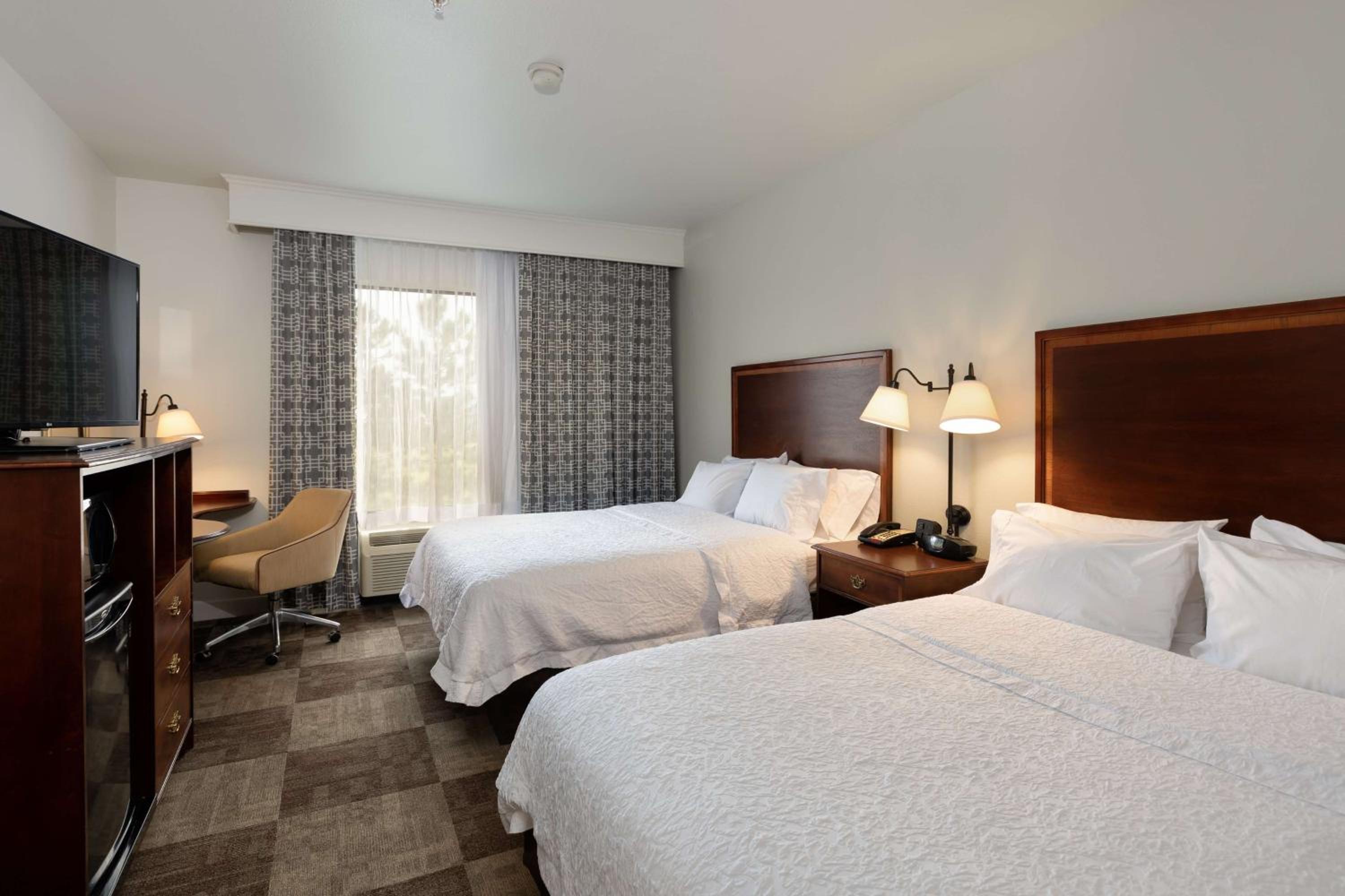 Room with Two Queen Beds - Non-Smoking - Photo 1
