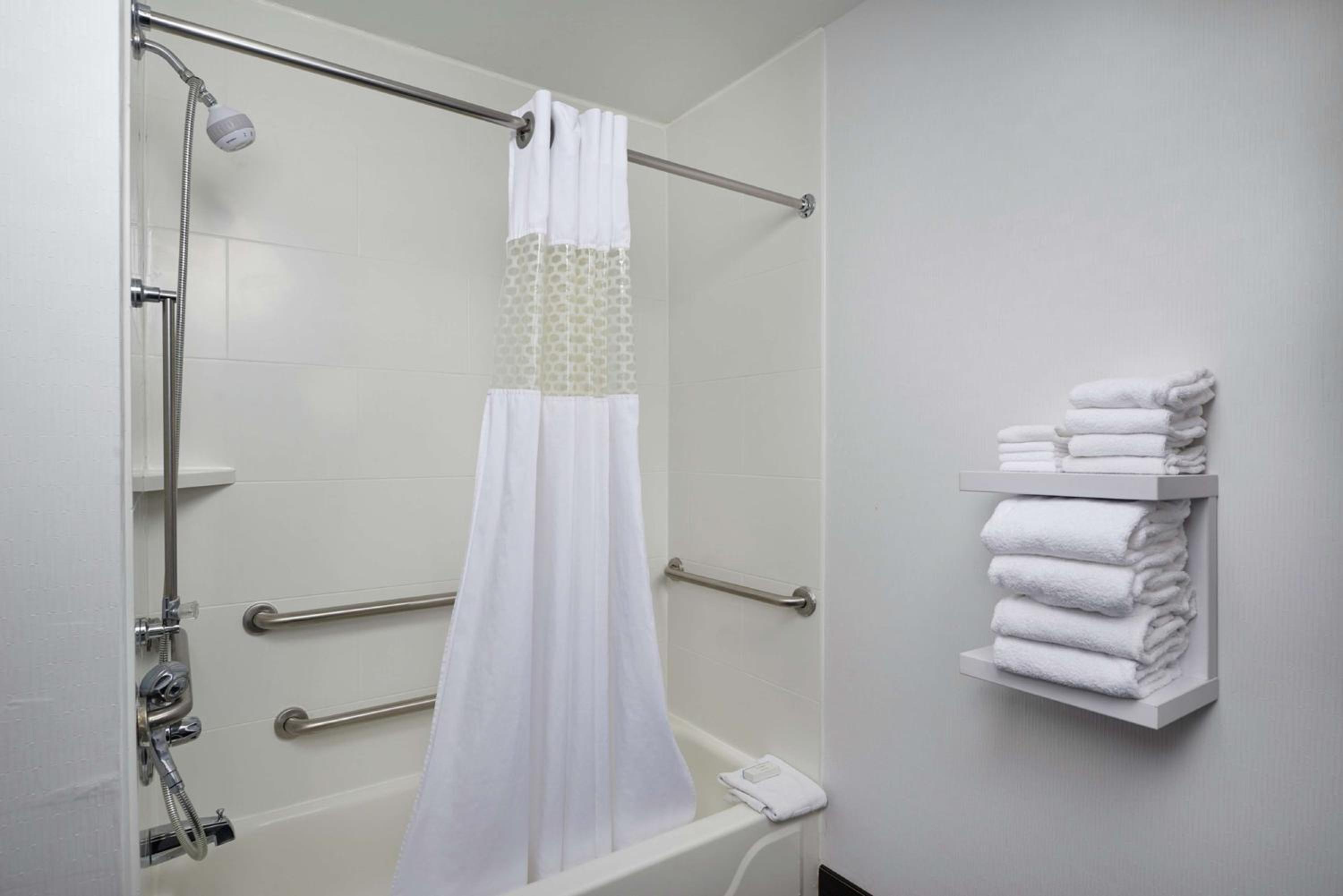 King Room - Mobility Access/Non-Smoking - Photo 3