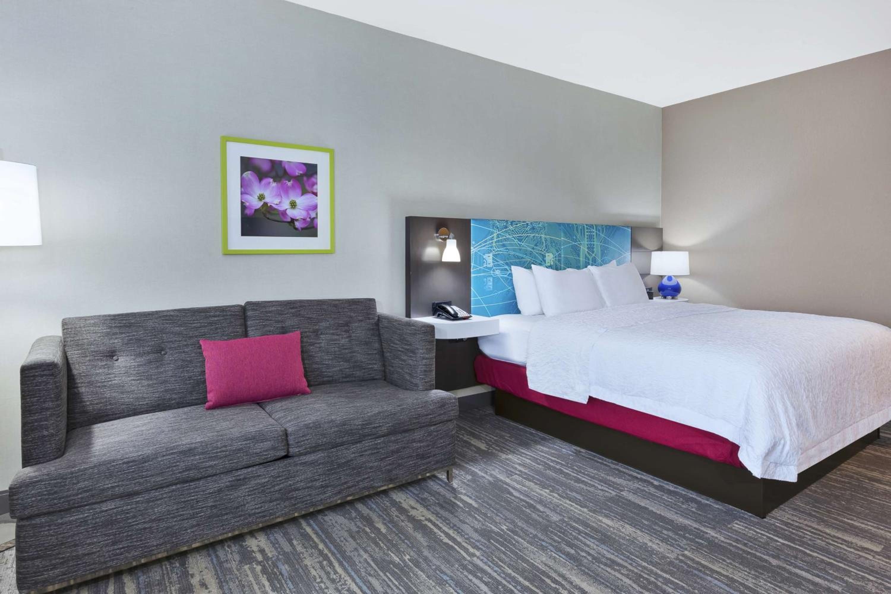 King Room - Non-Smoking - Photo 1