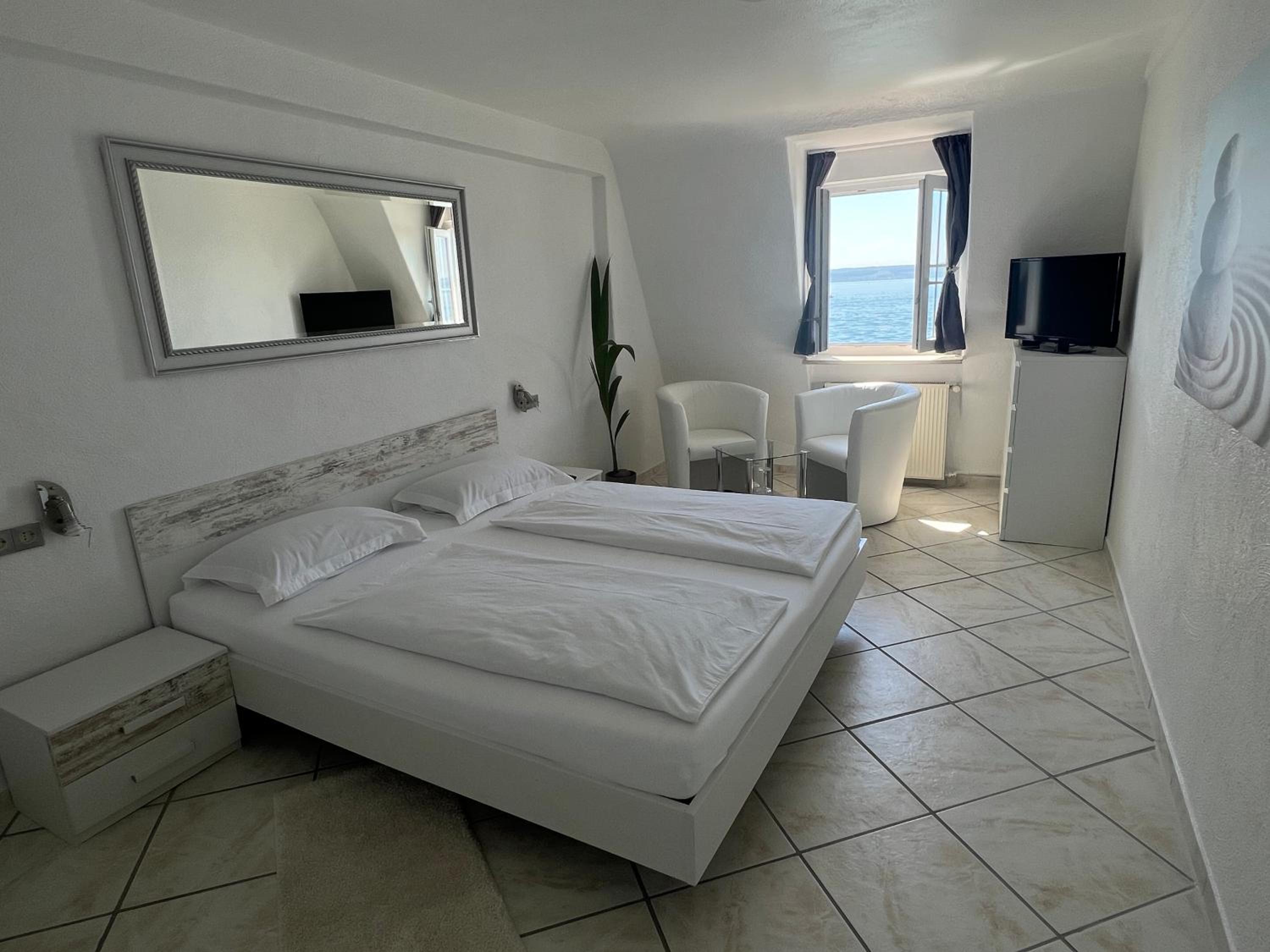 Double Room with Lake View