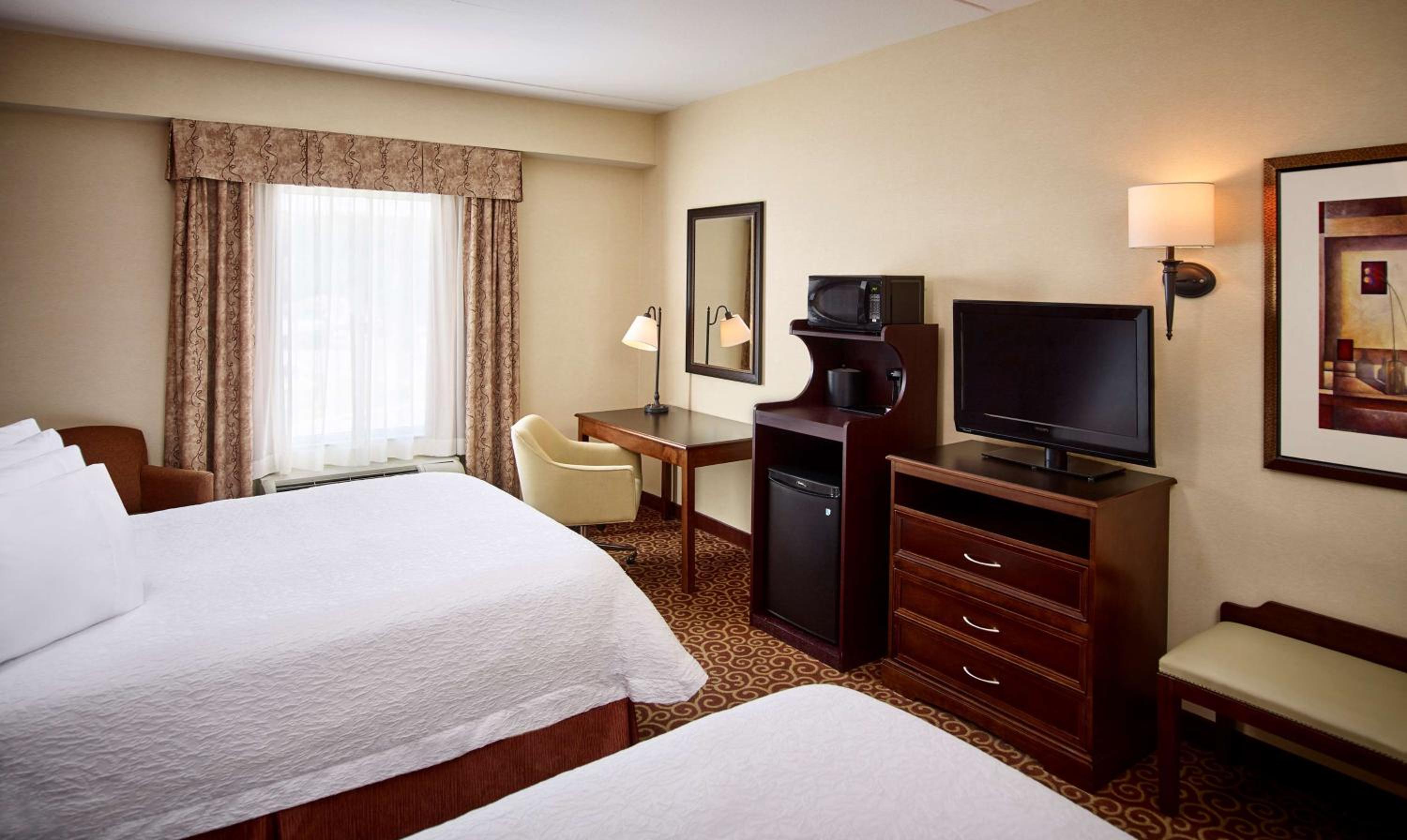 Room with Two Queen Beds - Non-Smoking - Photo 1