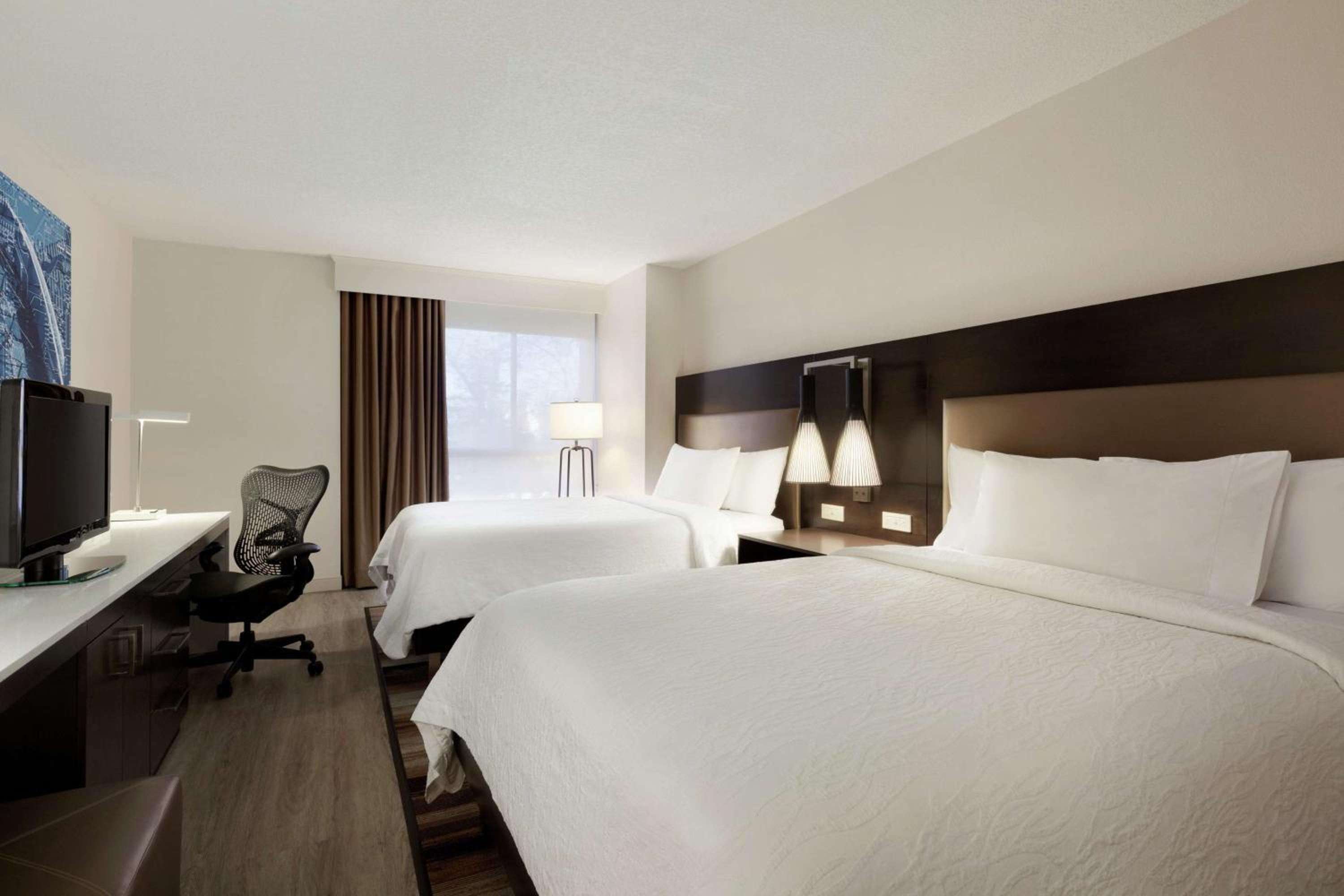 Queen Room with Two Queen Beds - Photo 3