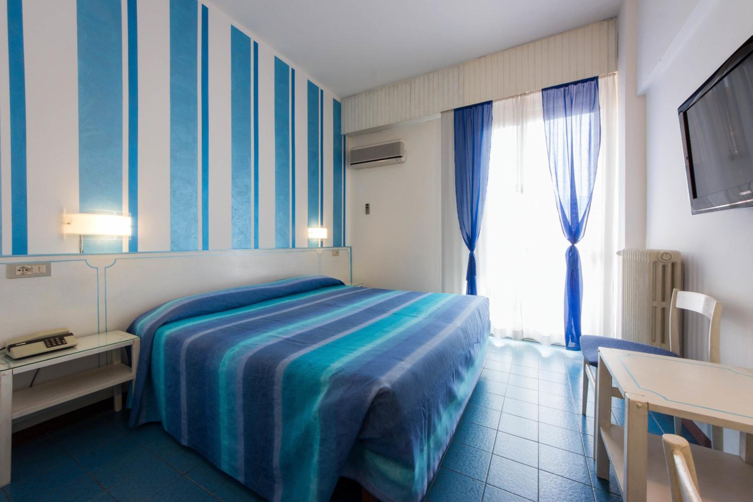 Classic Double or Twin Room with Balcony photo 1