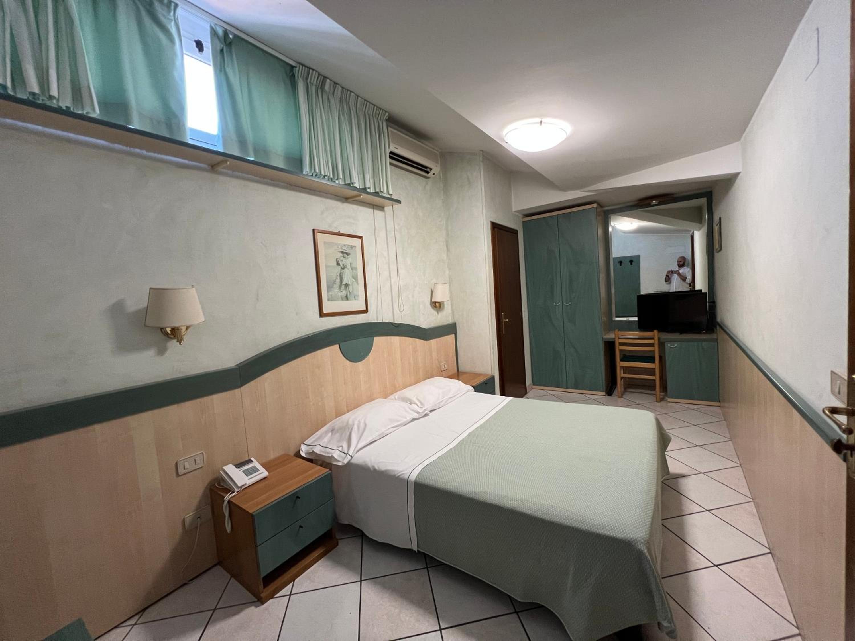 Double Room - Photo 3