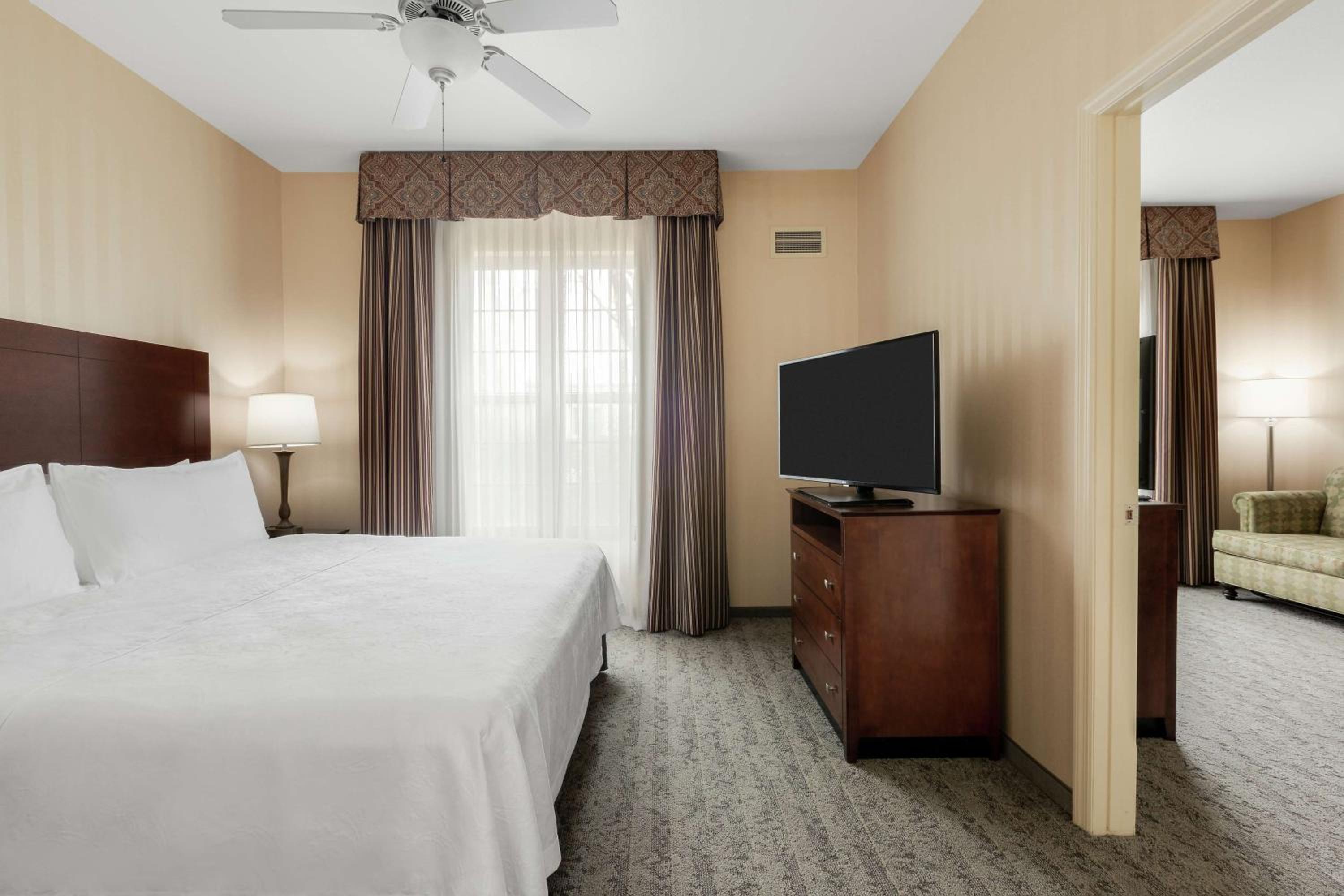 One-Bedroom King Suite - Non-Smoking - Photo 4