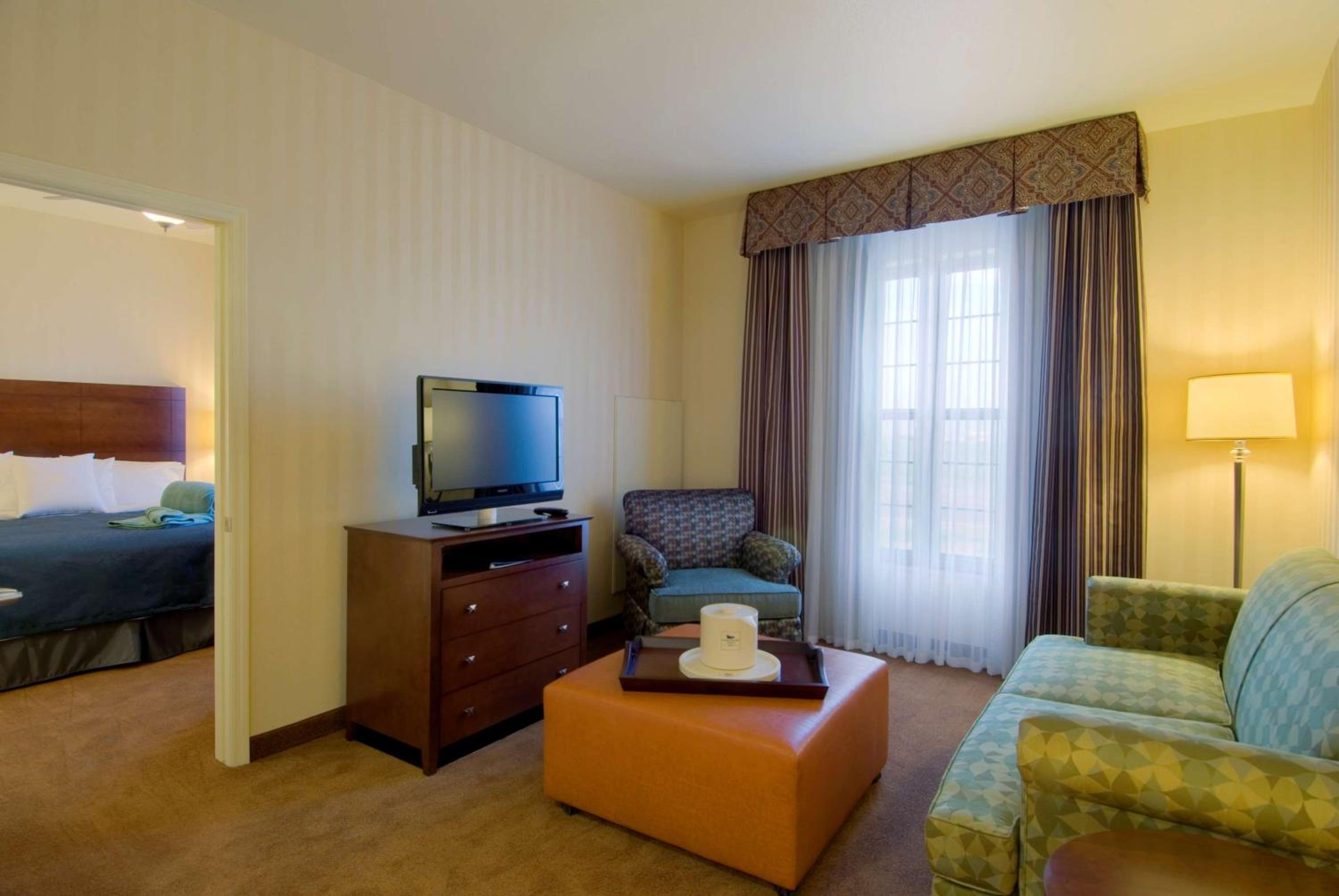 One-Bedroom King Suite - Non-Smoking - Photo 2
