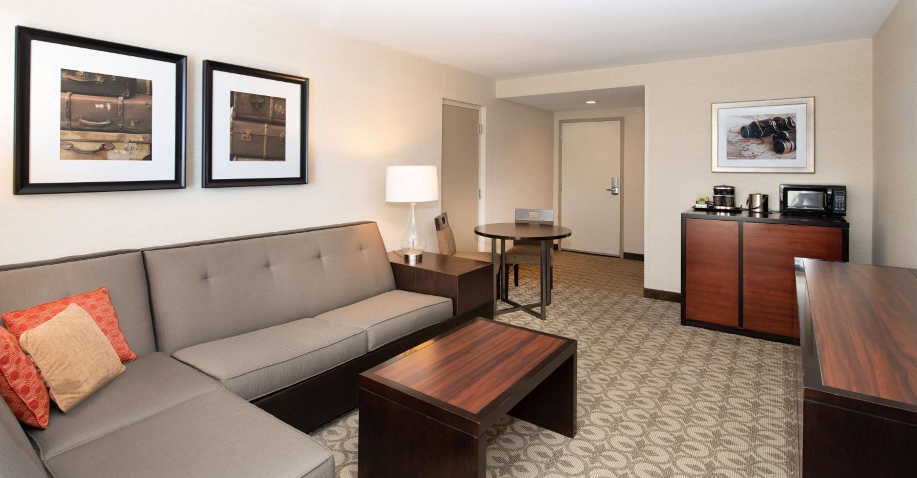Family Suite with One King Bed and Bunk Bed - Photo 5