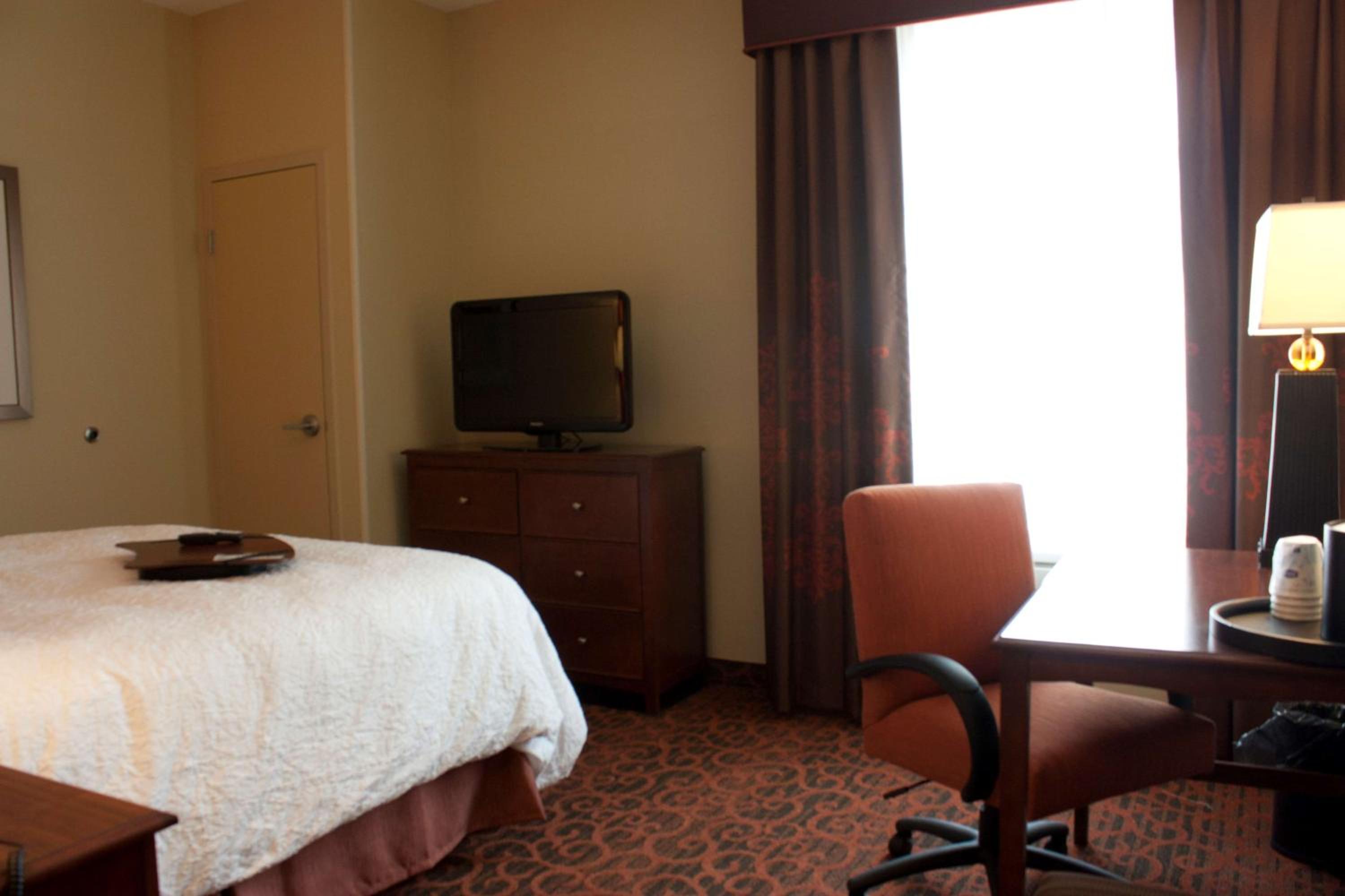 Queen Room - Non-Smoking - Photo 1