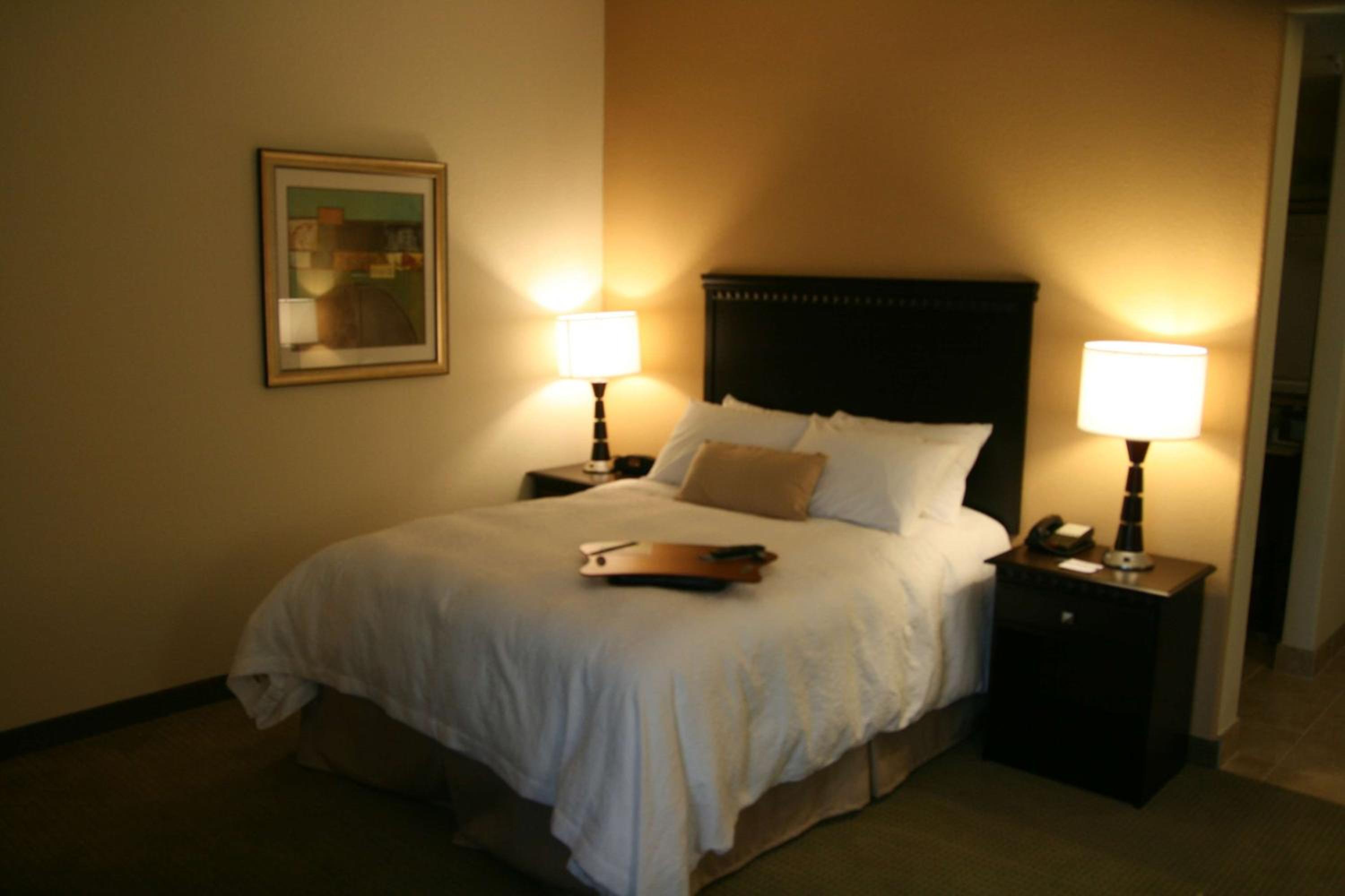 Queen Room with Bath Tub - Disability Access/Non-Smoking - Photo 1