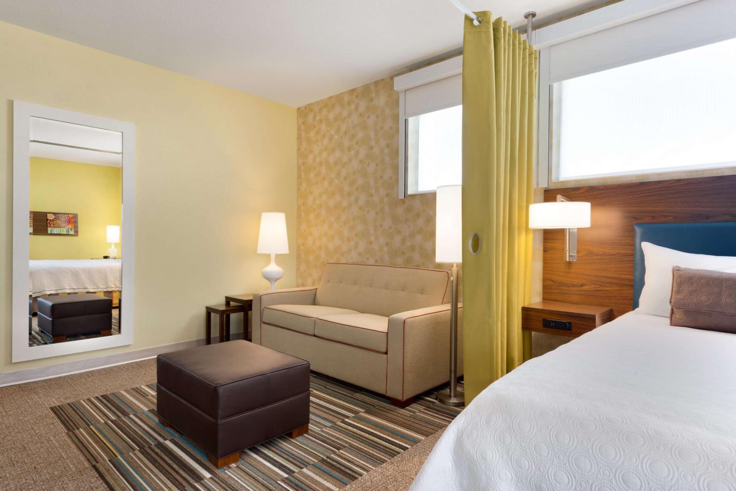 King Studio Suite - Hearing Access/Non-Smoking