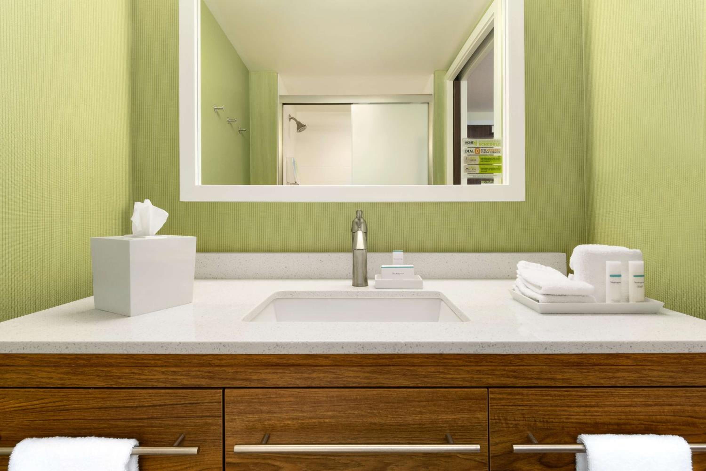 King Studio Suite - Hearing Access/Non-Smoking photo 3
