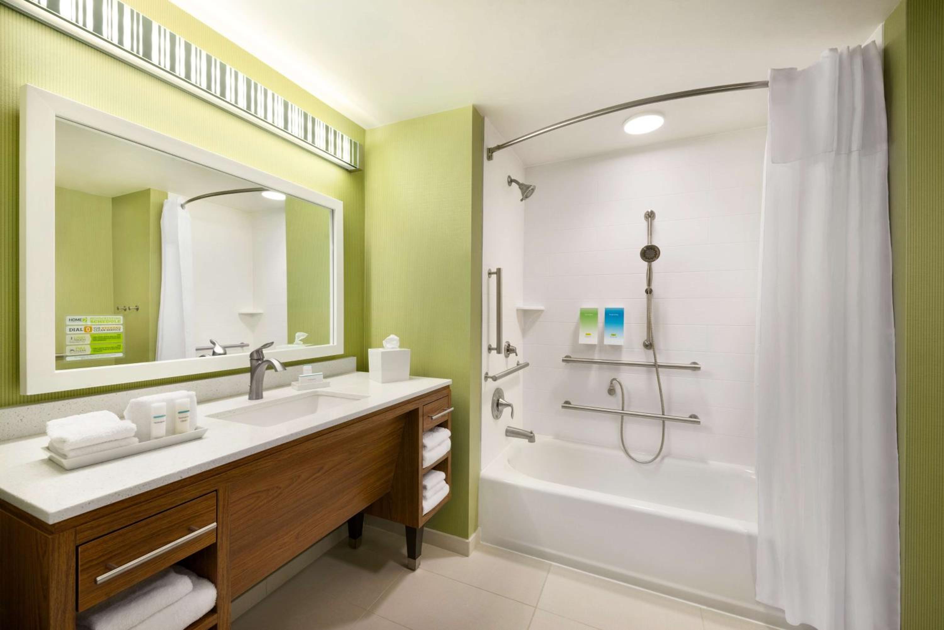 King Studio Suite - Mobility Access/Non-Smoking photo 3