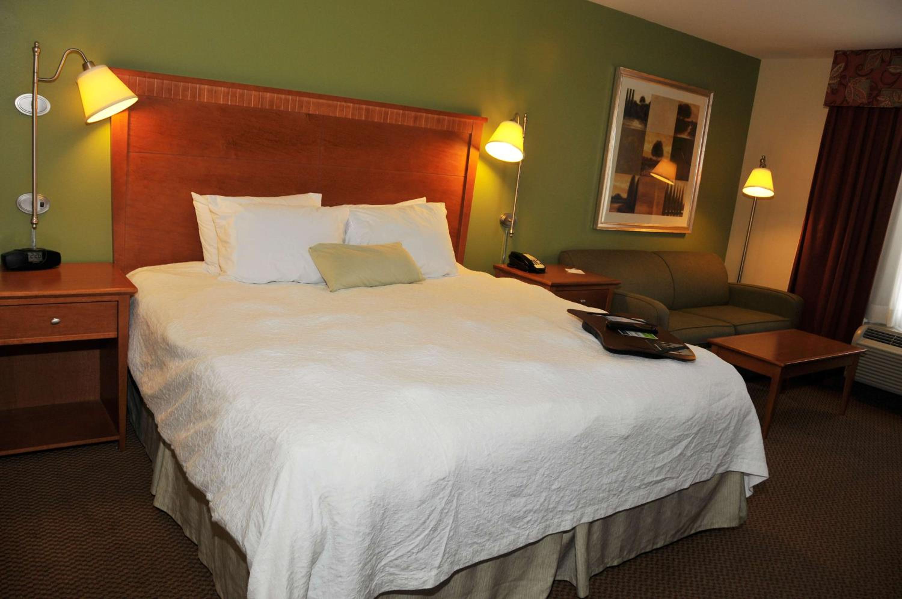 King Room with Sofa Bed and Study - Non-Smoking photo 1