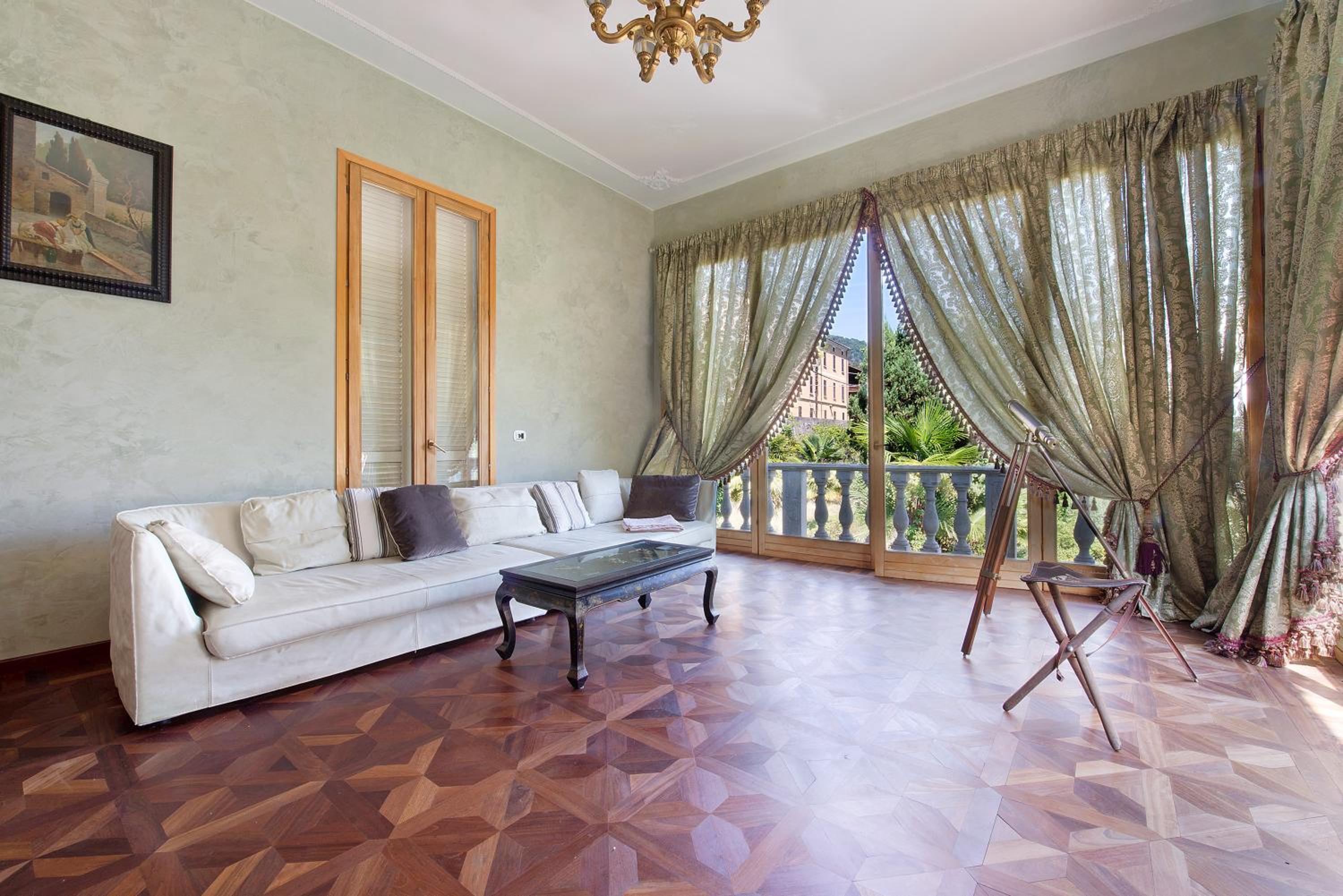 Villa photo 1