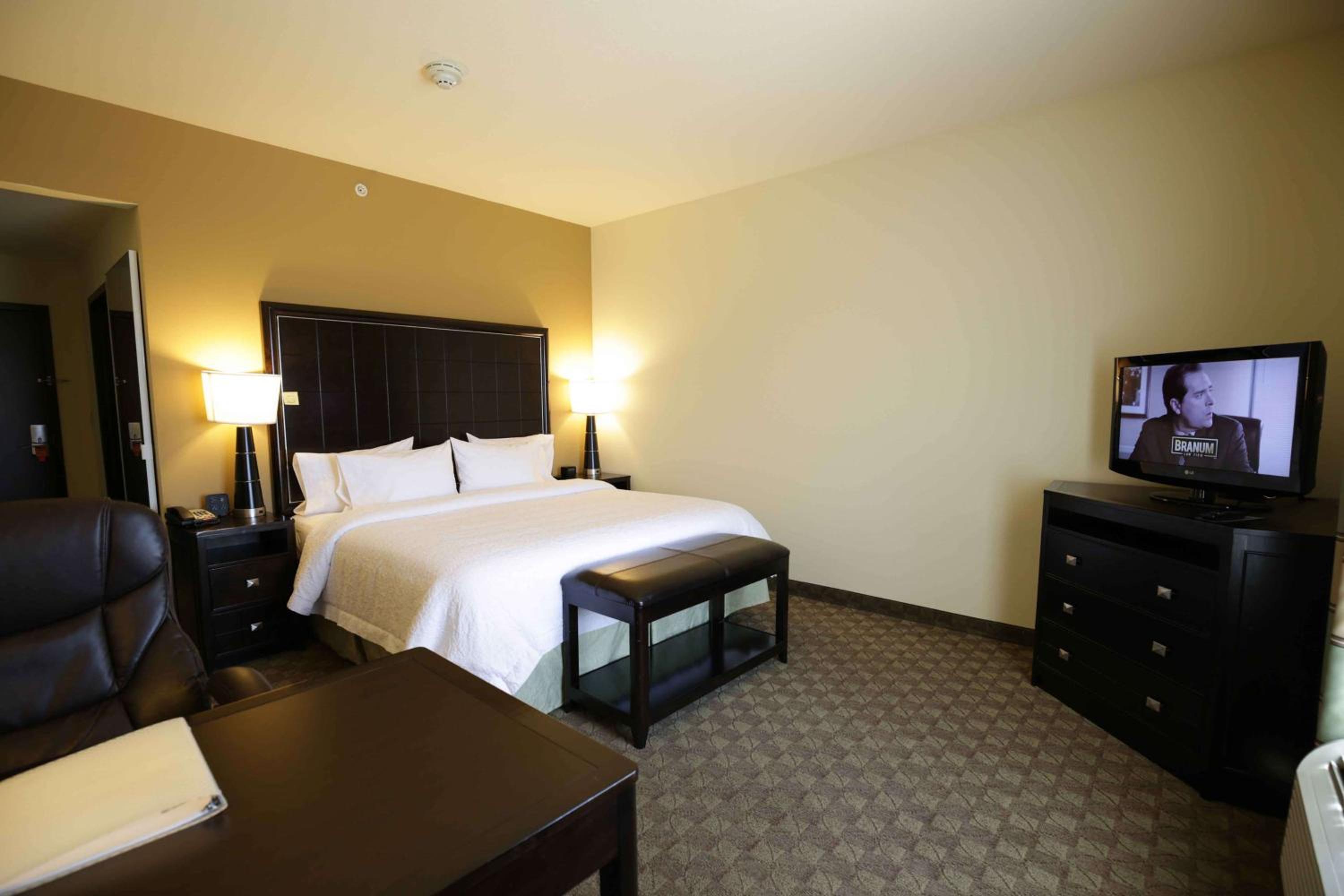 King Studio Suite with Sofa Bed - Non-Smoking - Photo 1