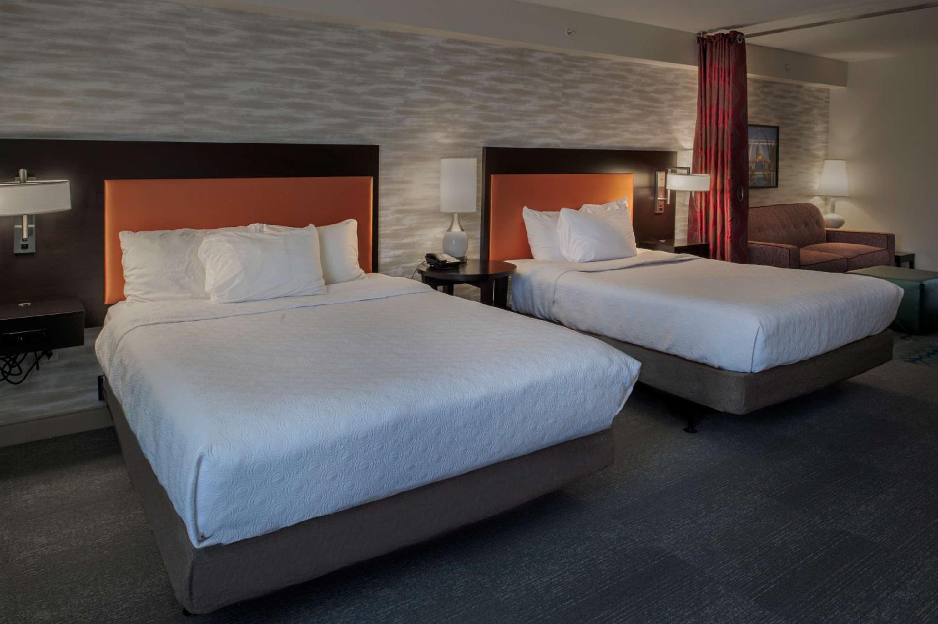 Studio Suite with Two Queen Beds - Hearing Access/Non-Smoking