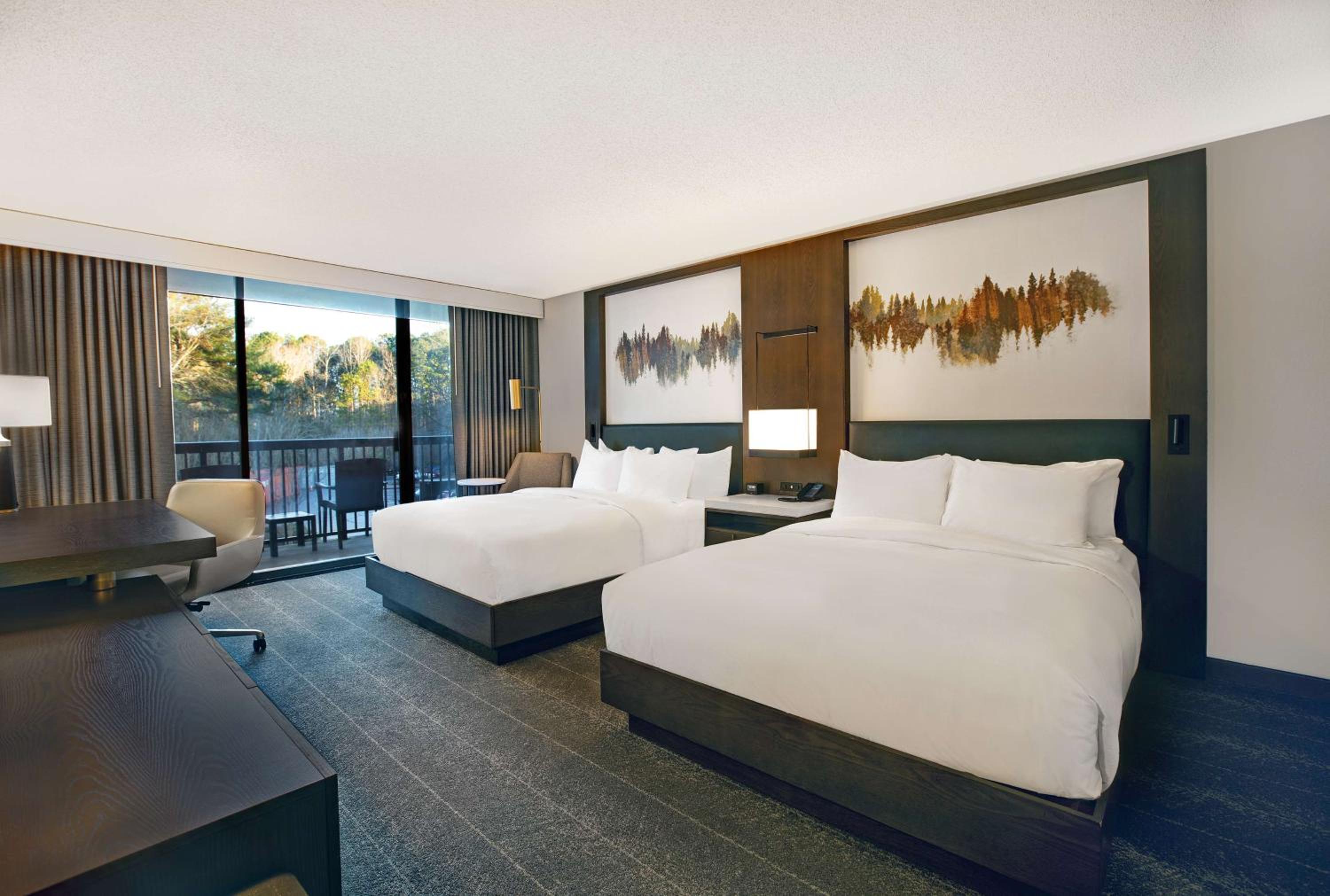 Queen Room with Two Queen Beds photo 2