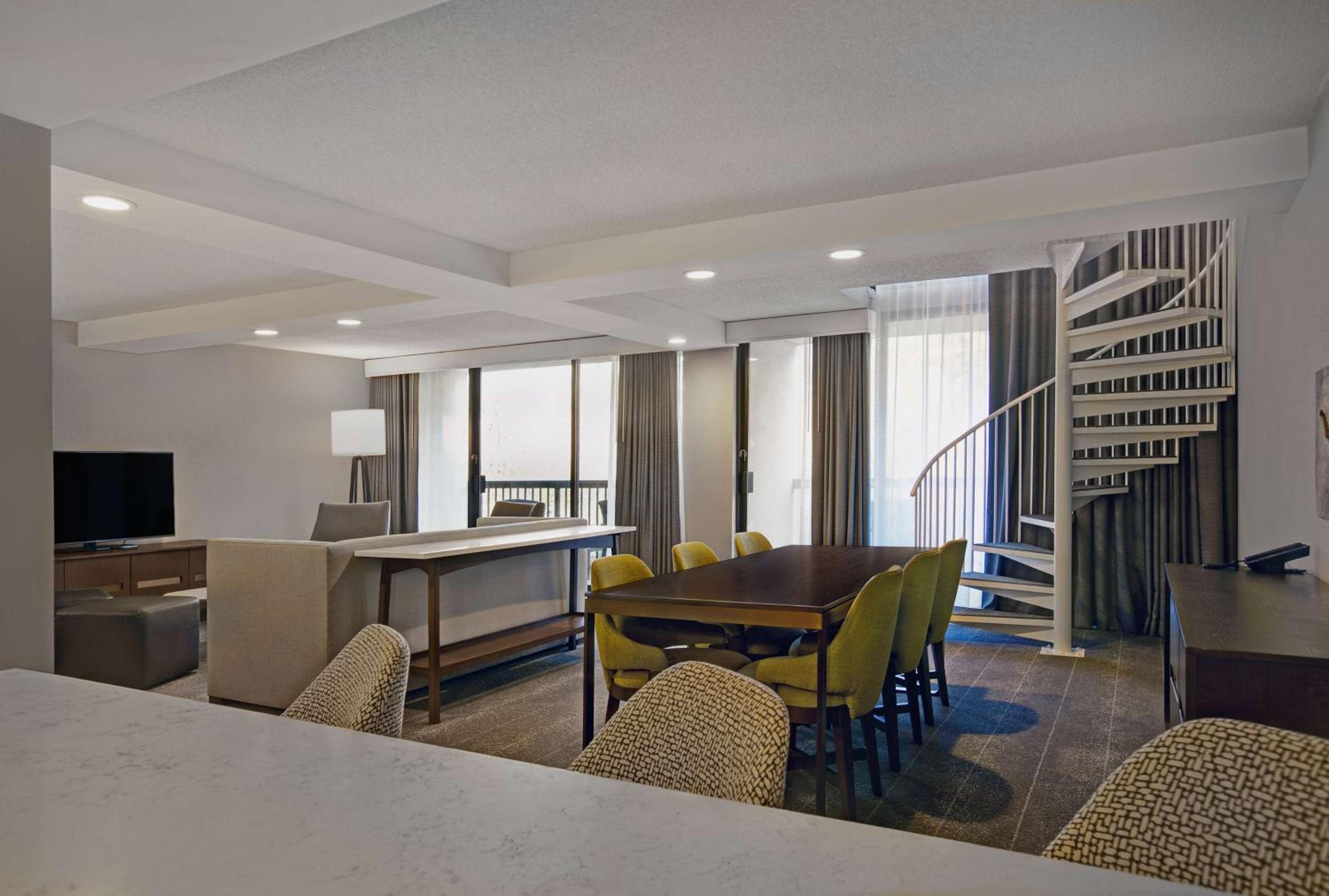 One-Bedroom Two Level King Suite photo 2