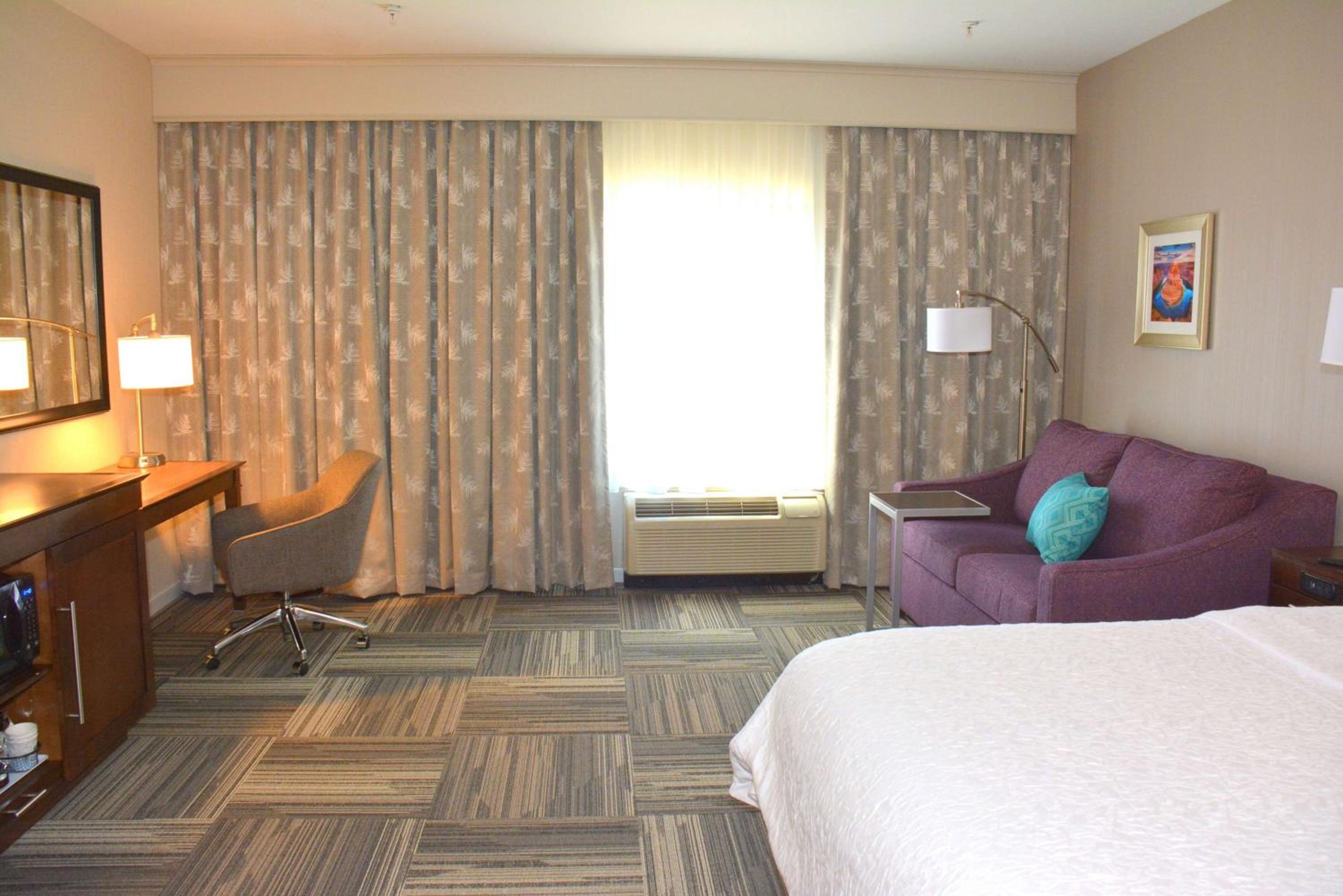 King Room with Sofa Bed and Study - Non-Smoking - Photo 4