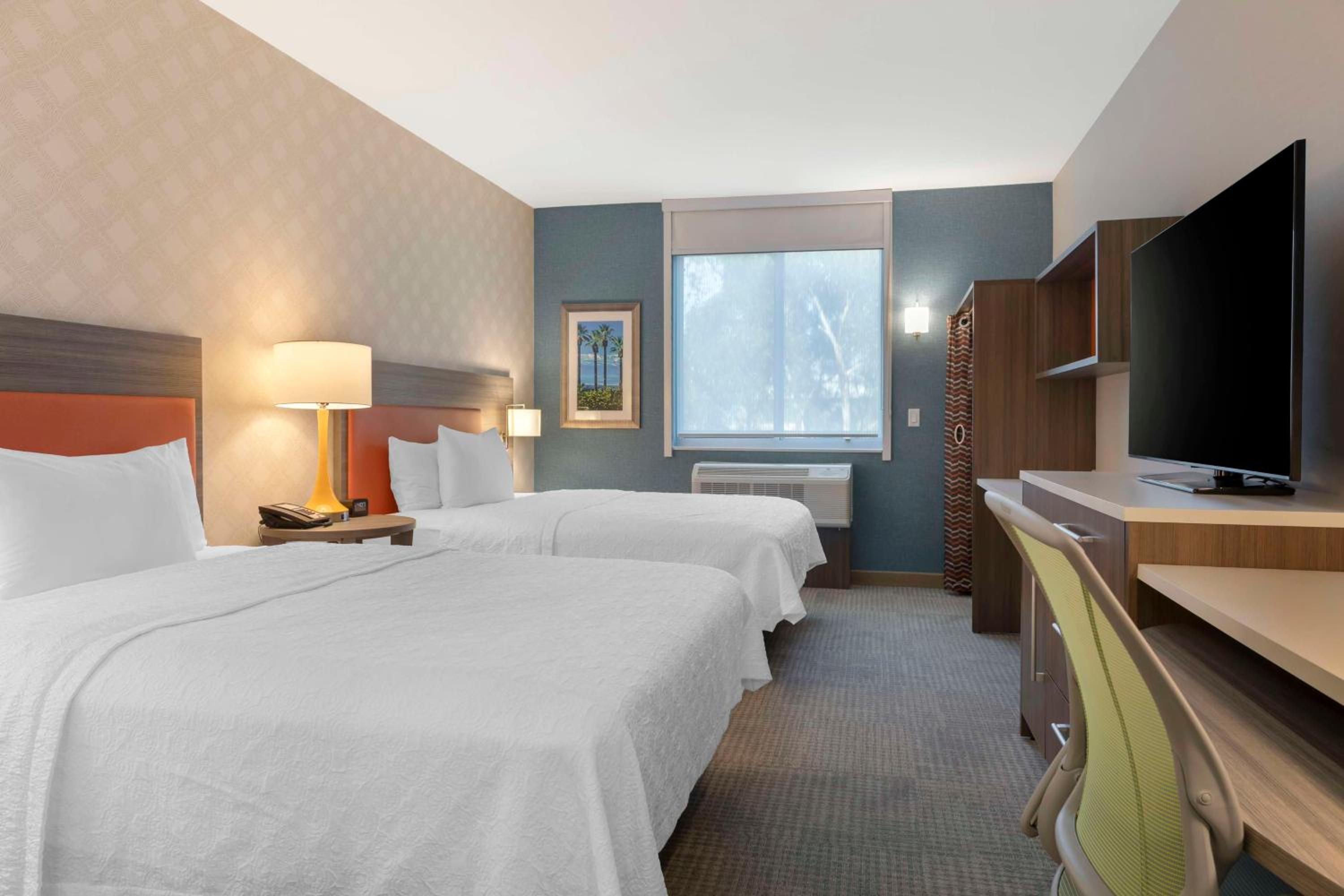 Room with Two Queen Beds - Non-Smoking - Photo 1