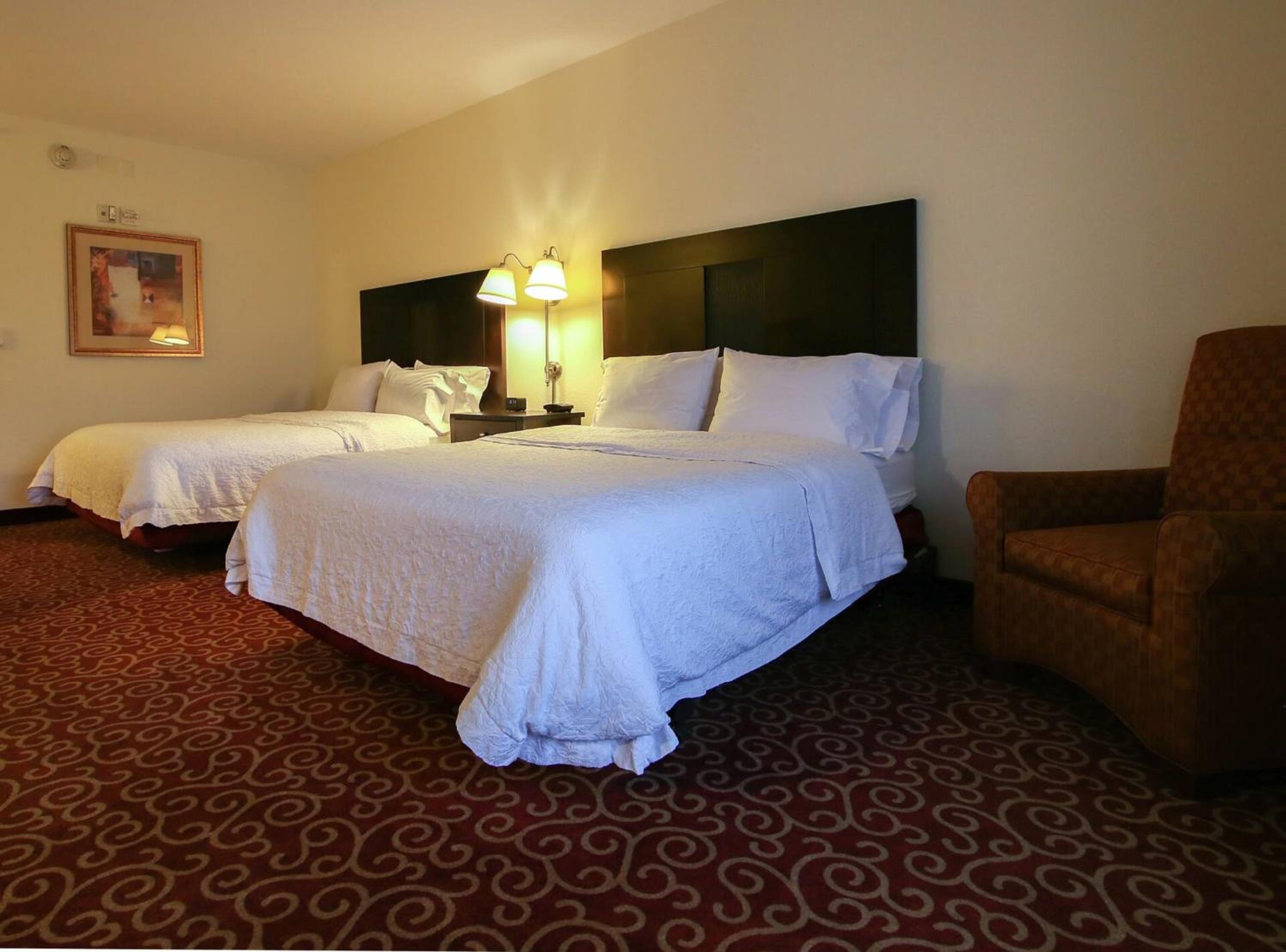 Room with Two Queen Beds - Non-Smoking - Photo 1