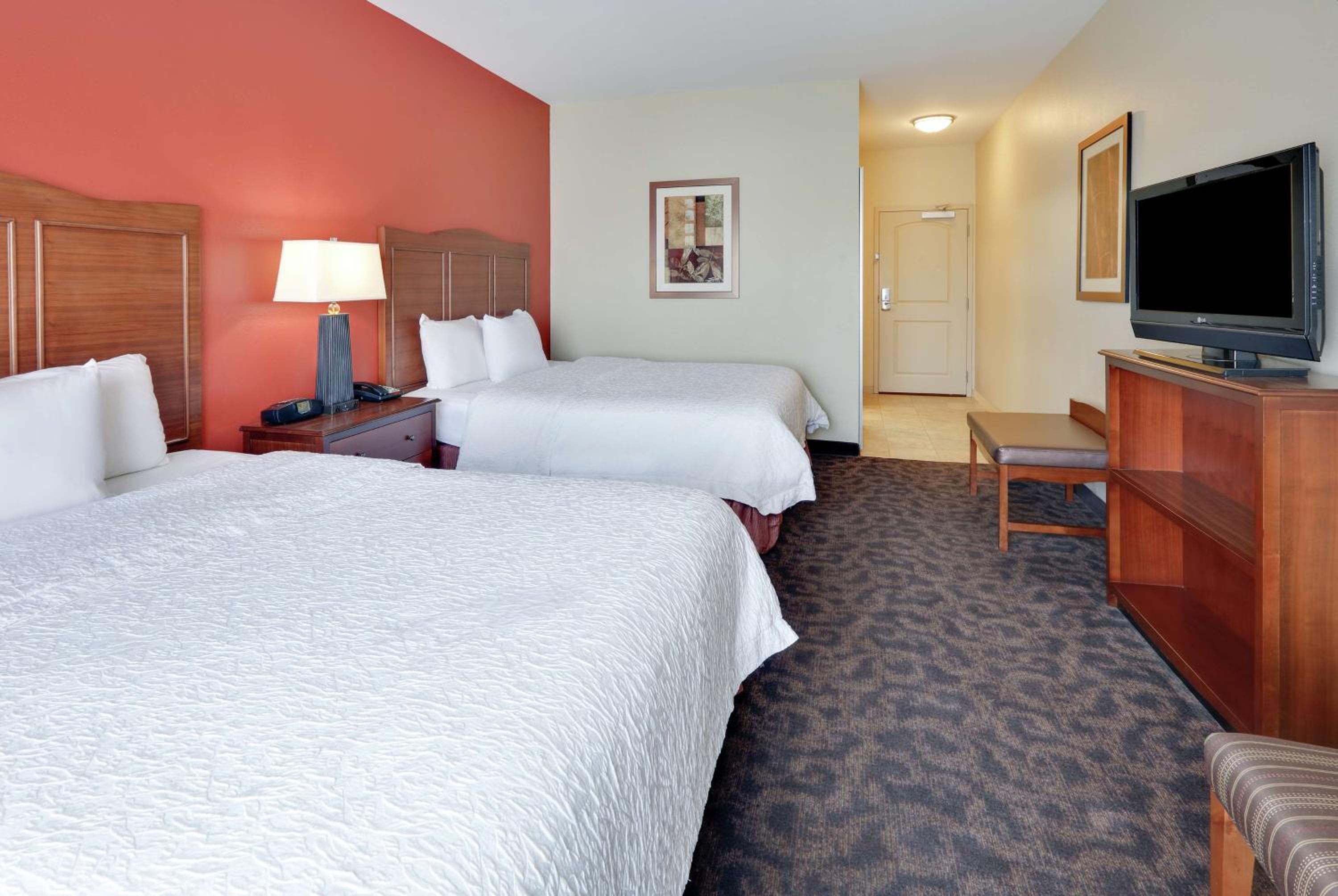 Room with Two Queen Beds - Non-Smoking - Photo 1