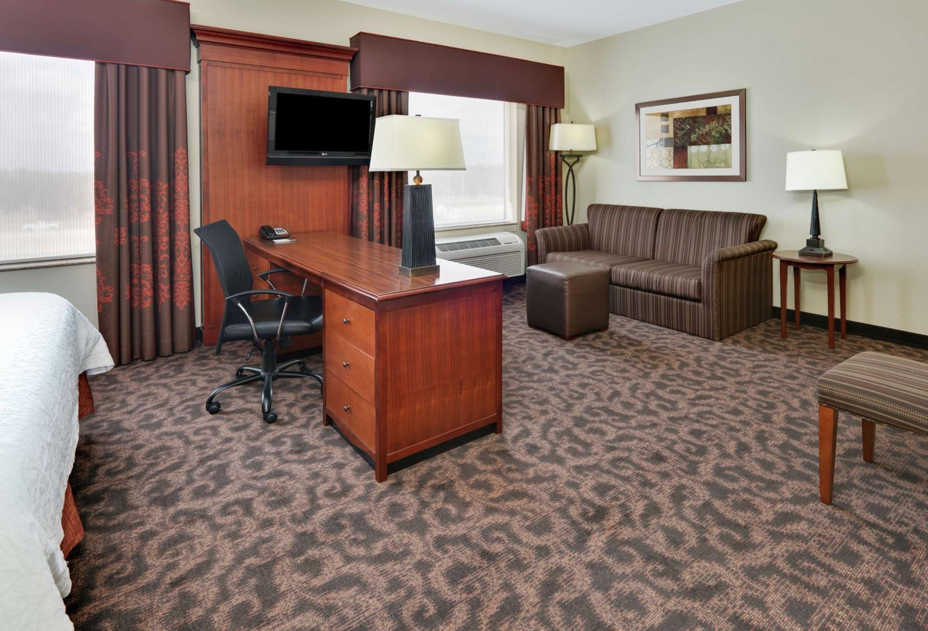 King Studio Suite with Sofa Bed - Non-Smoking - Photo 1