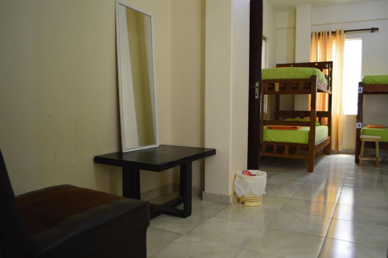 6-Bed Mixed Dormitory Room photo 3