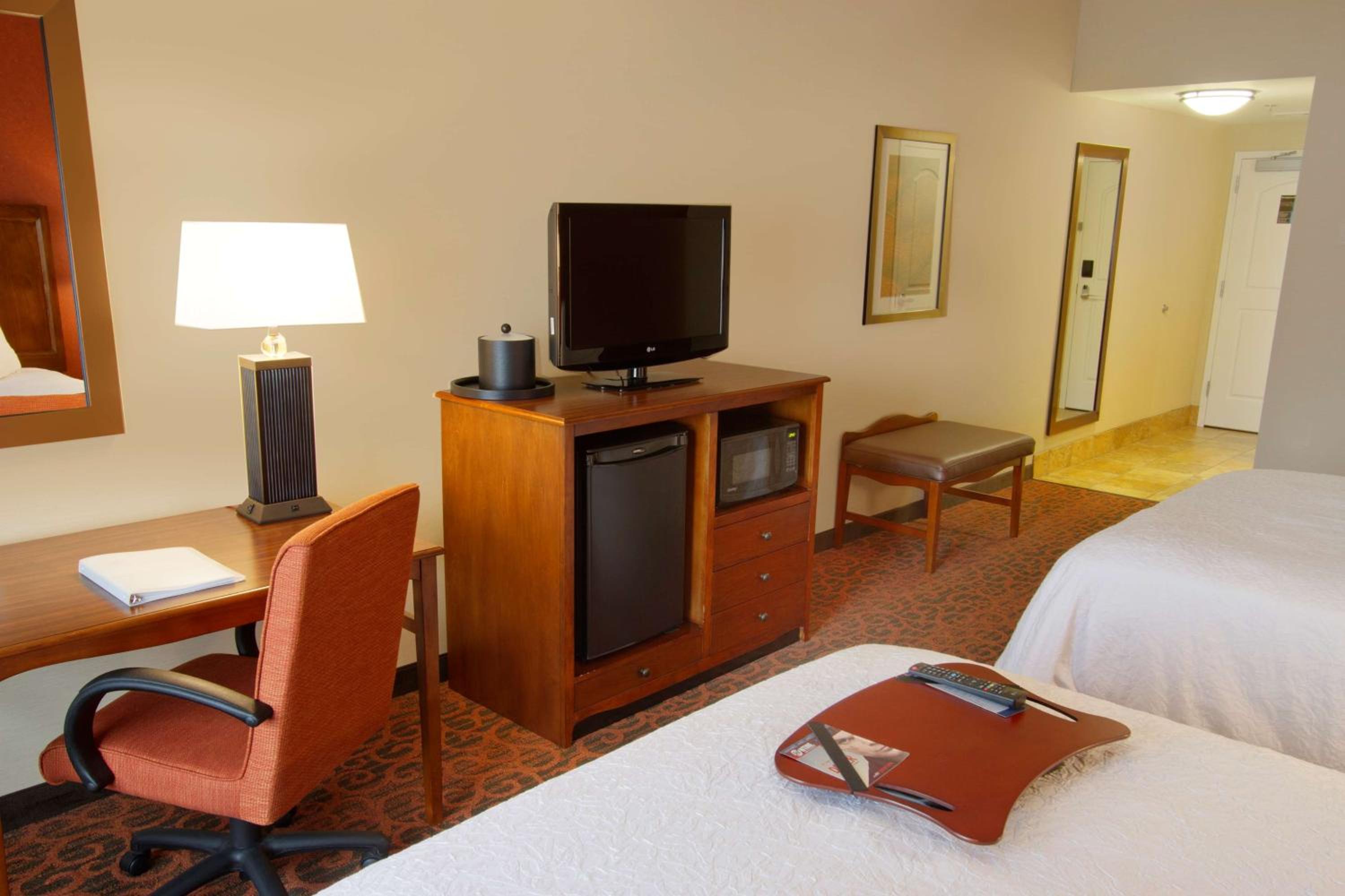 Queen Room with Two Queen Beds and Roll-In Shower - Mobility and Hearing Access/Non-Smoking - Photo 2