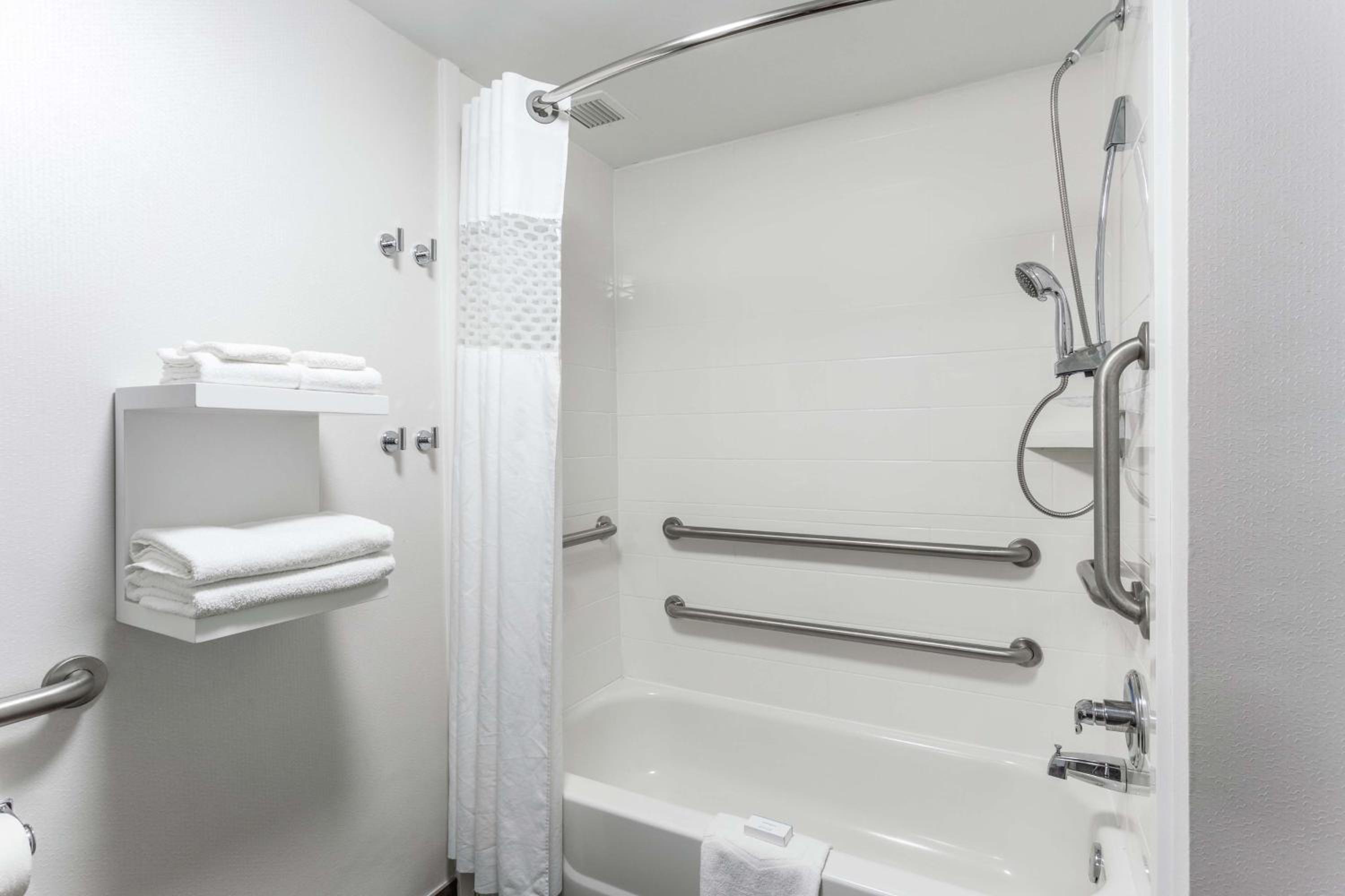 King Room - Mobility Access/Non-Smoking - Photo 3