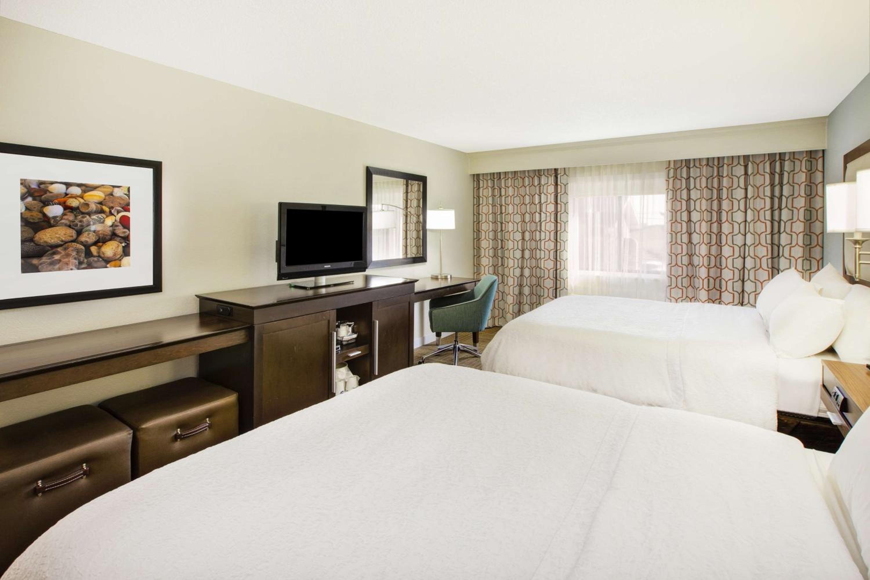 Queen Room with Two Queen Beds - Non-Smoking - Photo 1