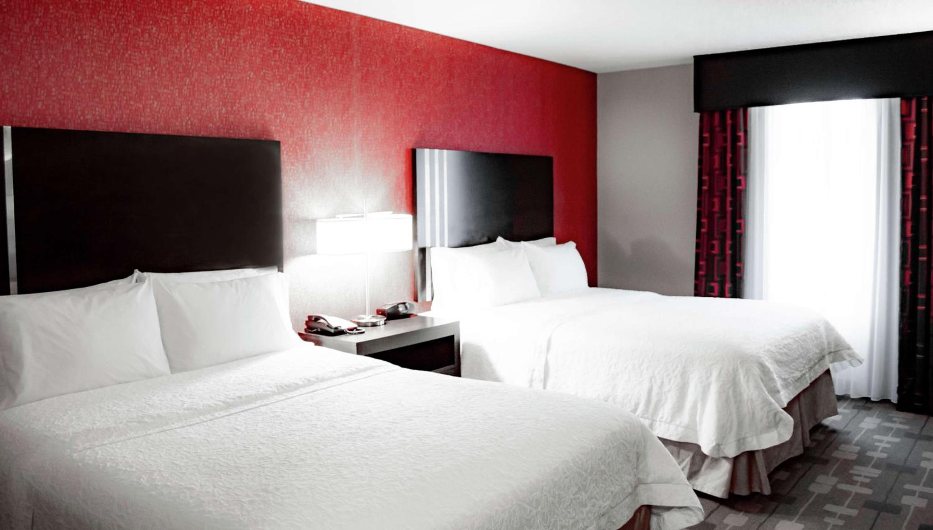 Room with Two Queen Beds - Non-Smoking photo 2