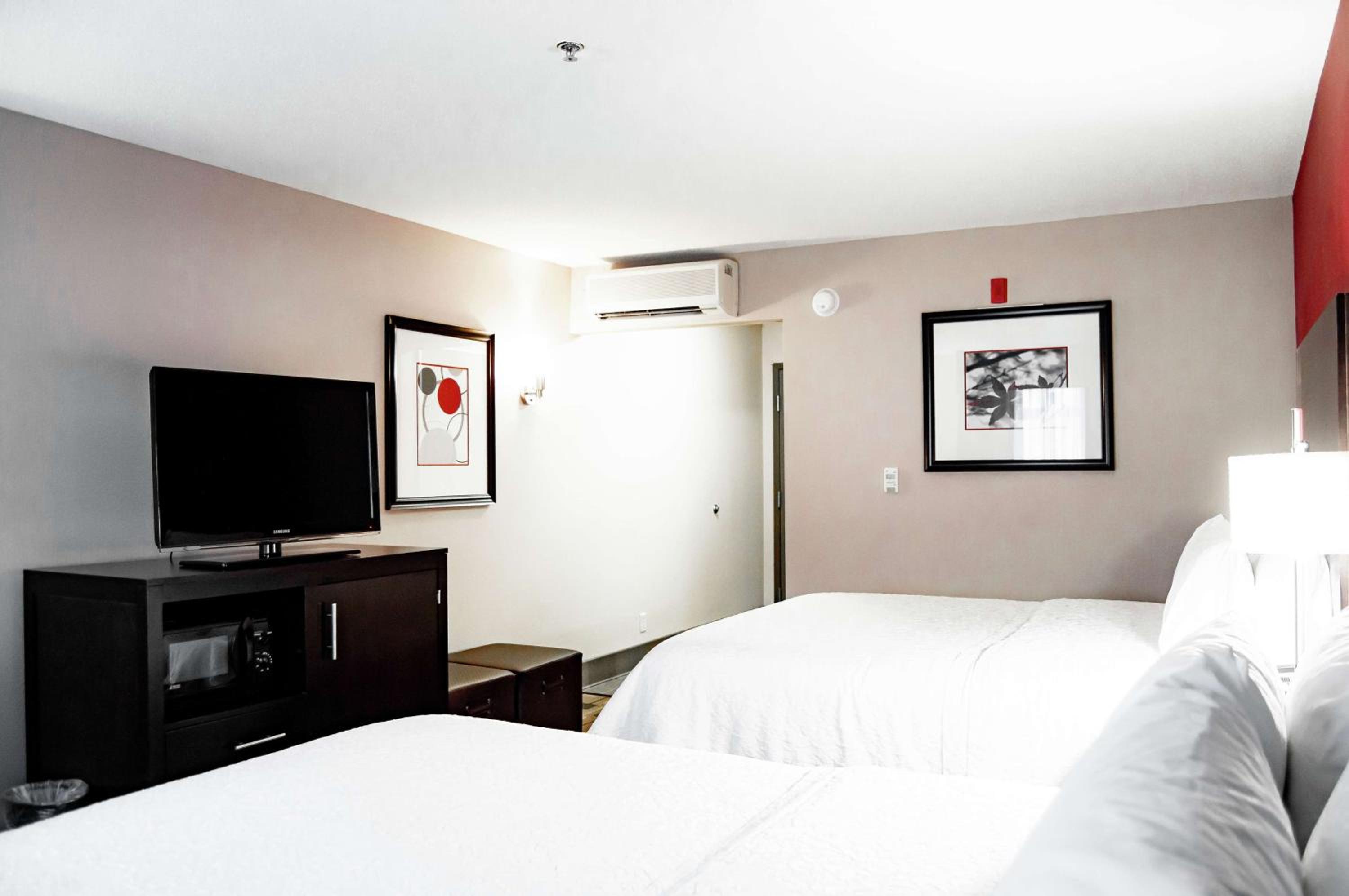 Queen Room with Two Queen Beds - Mobility and Hearing Access/Non-Smoking