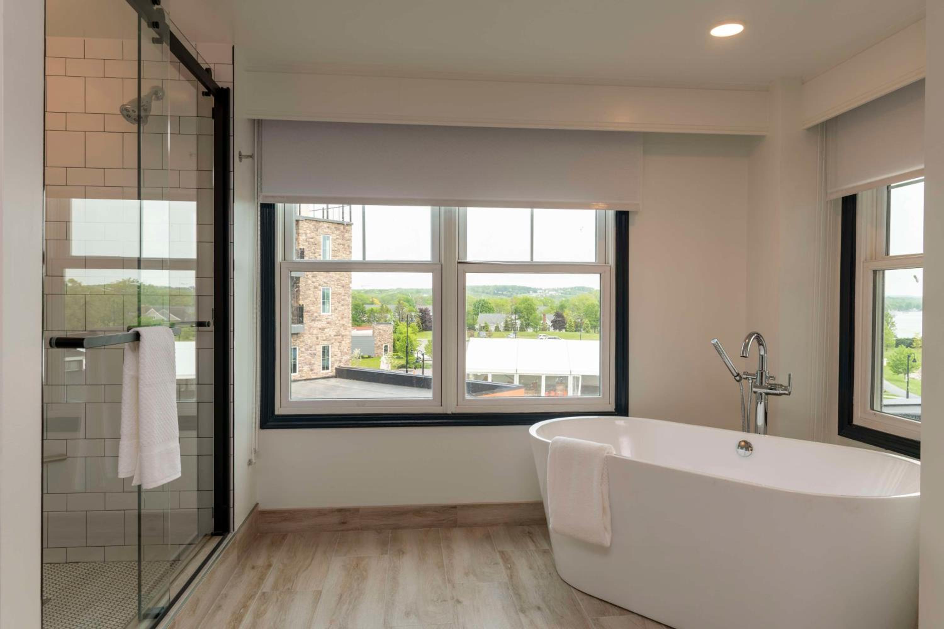 King Suite - Photo 5