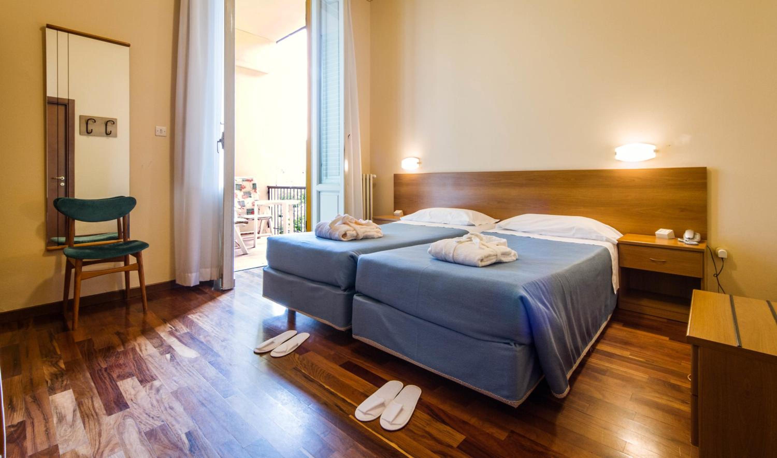 Superior Double or Twin Room with Terrace photo 2