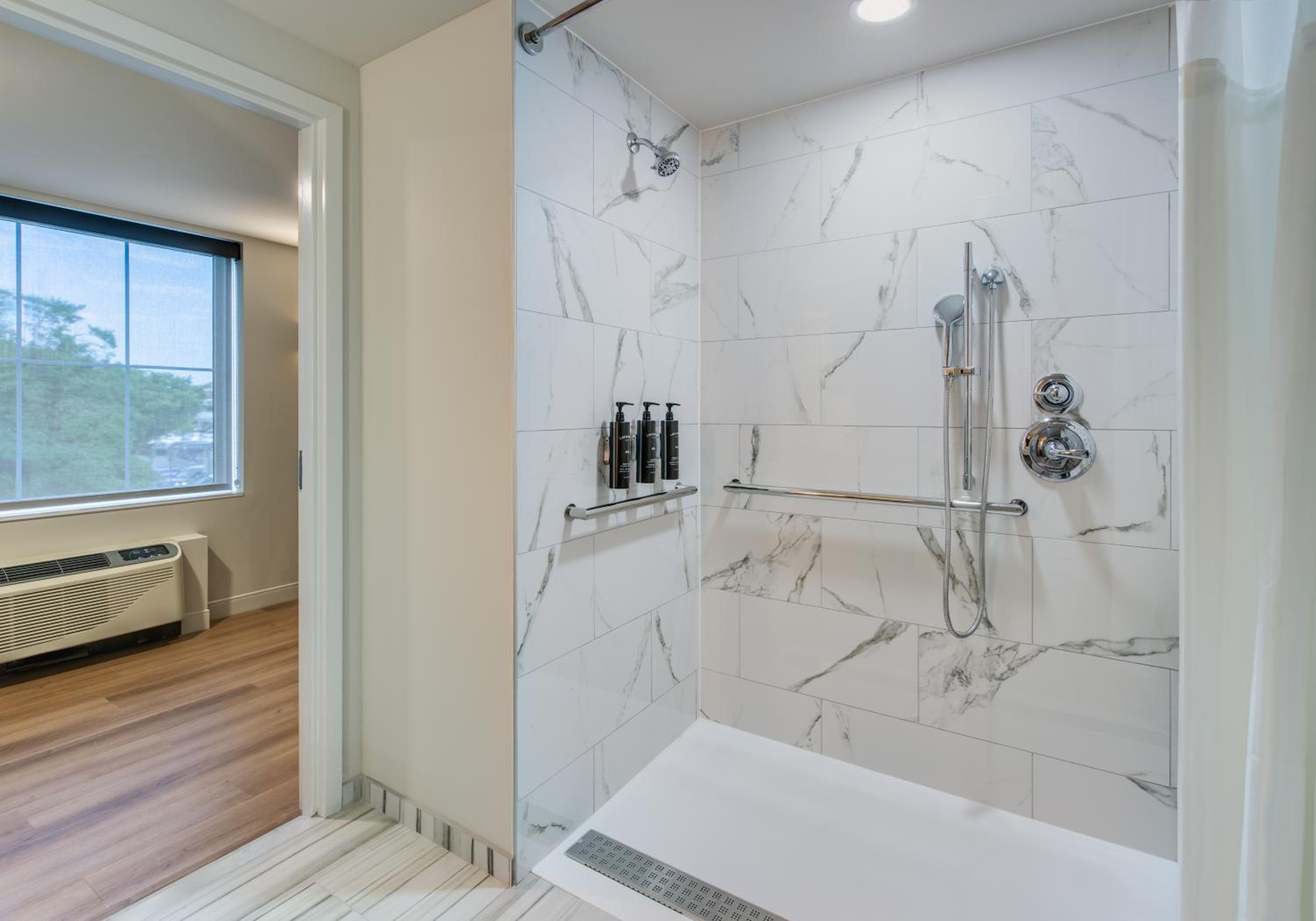 King Room with Roll-In Shower - Disability Access