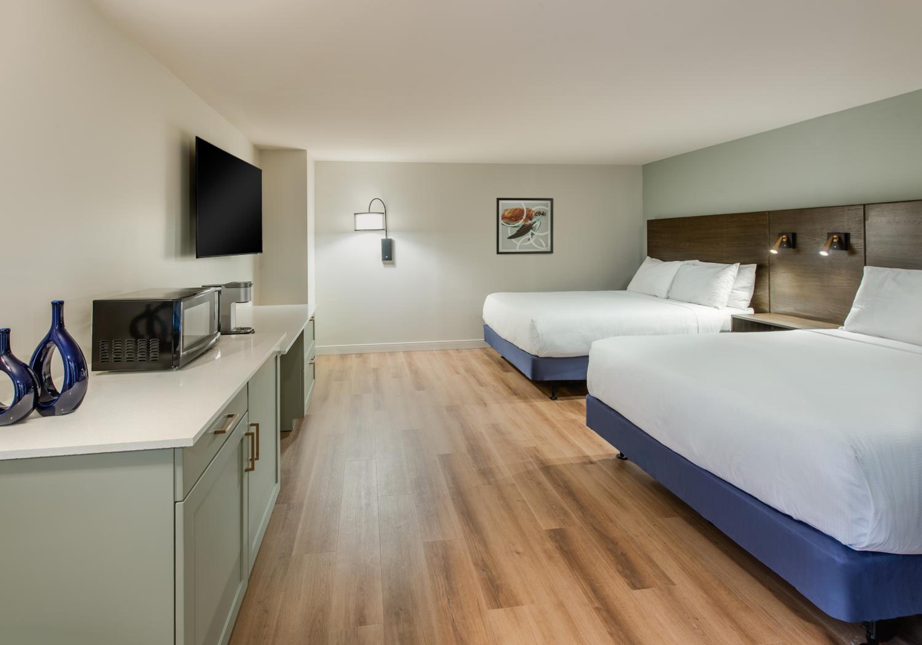 Queen Room with Two Queen Beds - Hearing Access - Photo 5