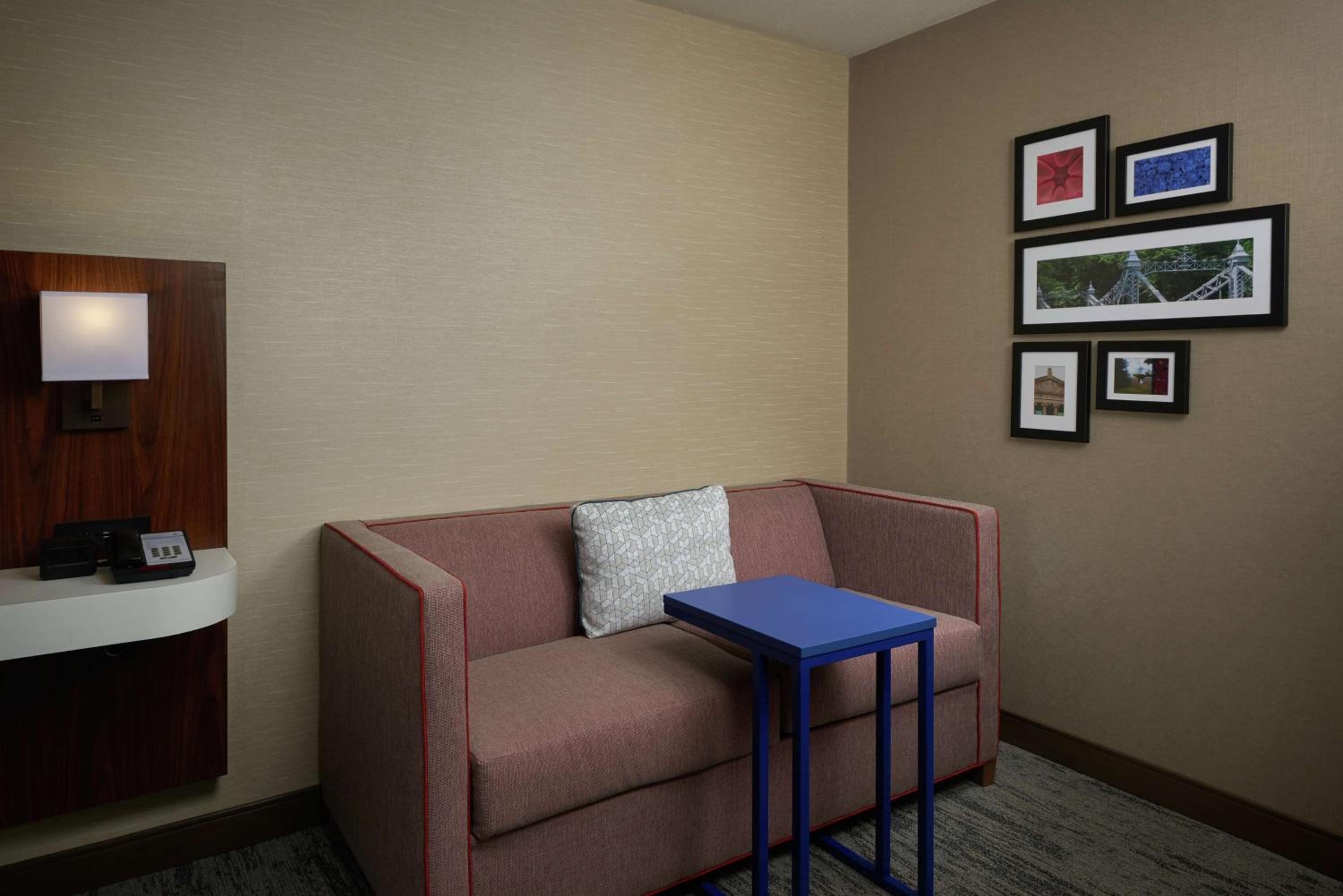 Deluxe King Room - Photo 1