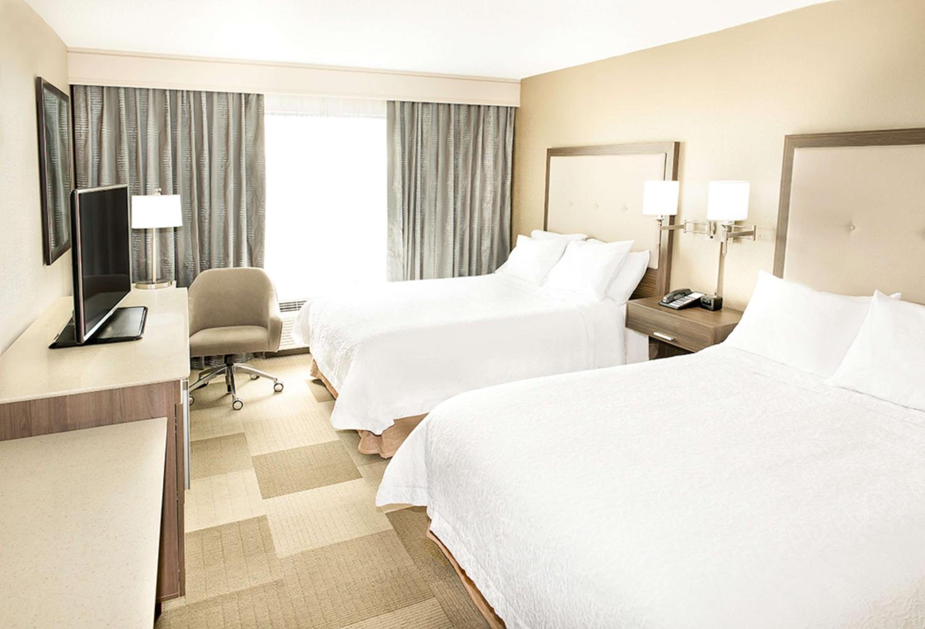 Queen Room with Two Queen Beds photo 1