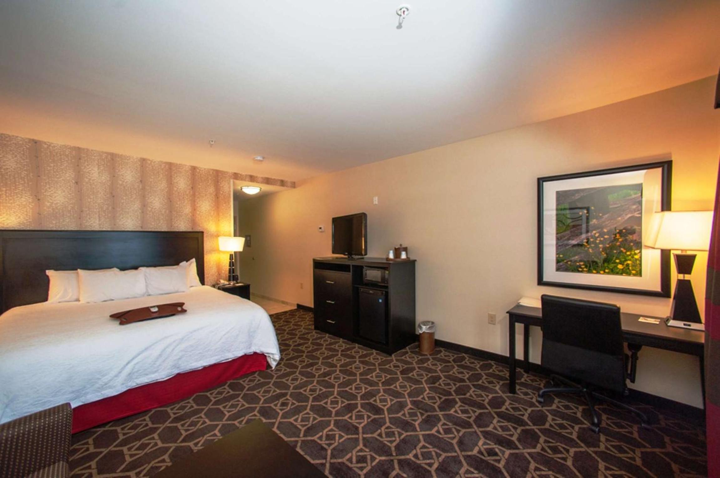 King Room - Hearing Access/Non-Smoking photo 2