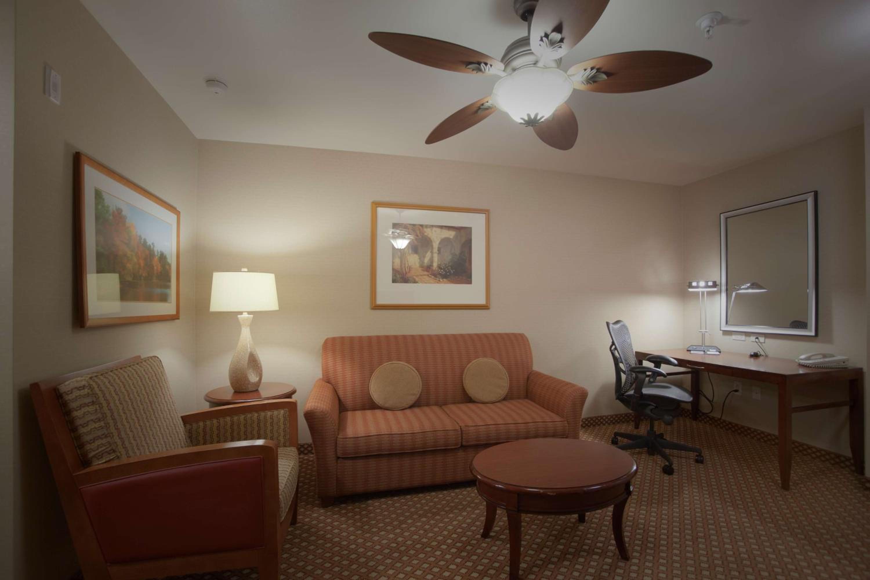 Junior King Suite - Photo 2