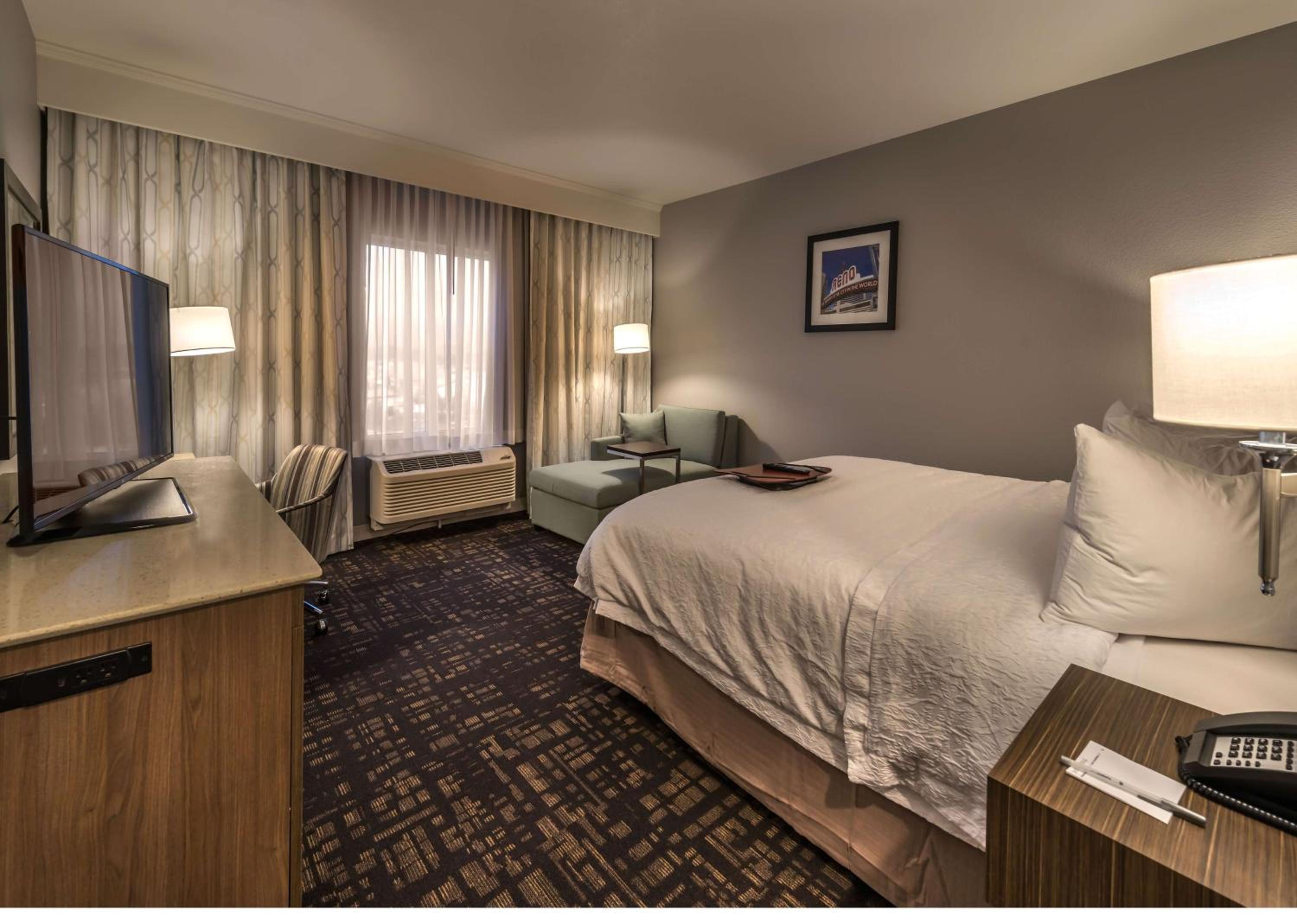 King Room - Non-Smoking photo 1