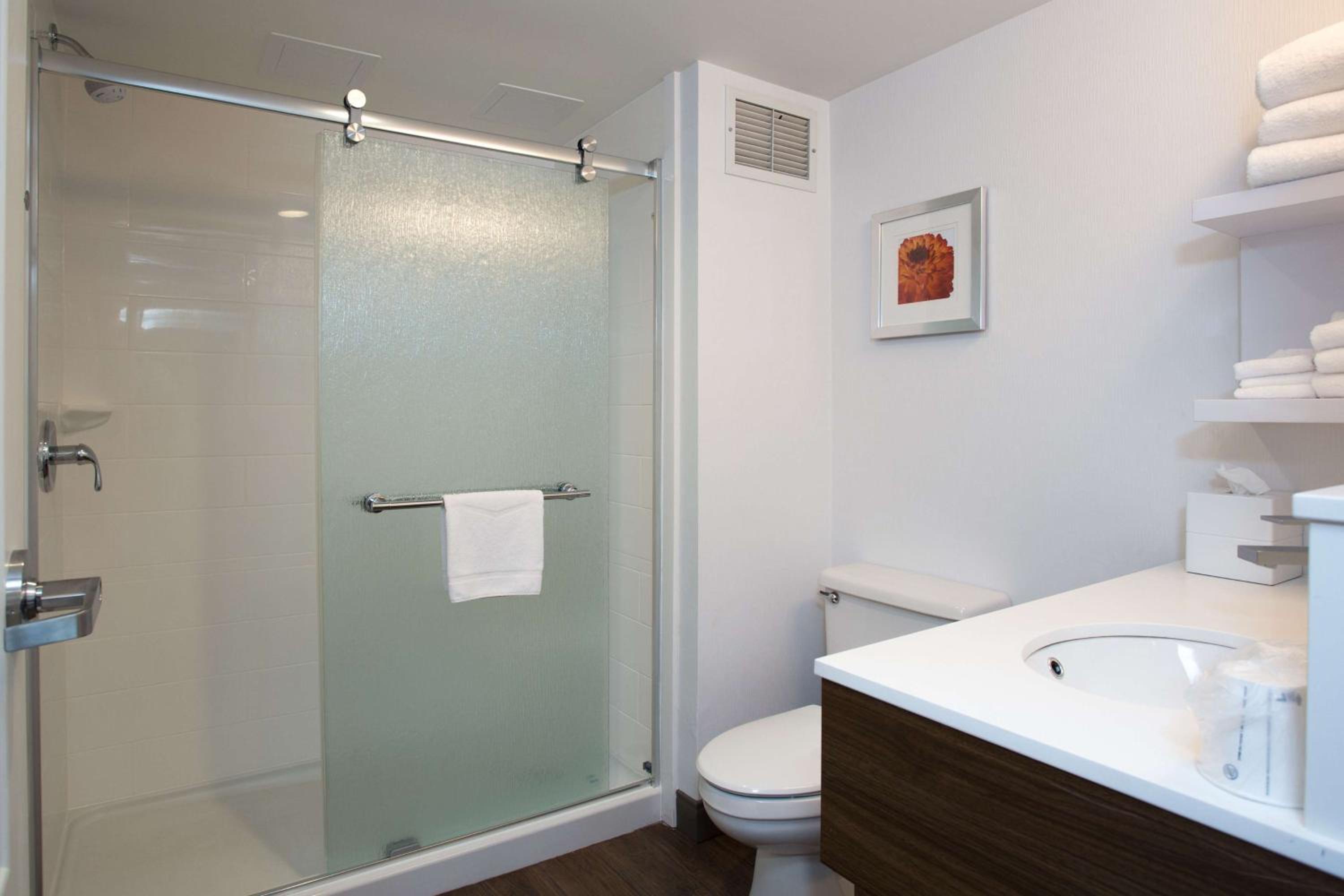 King Studio Suite - Non-Smoking - Photo 3