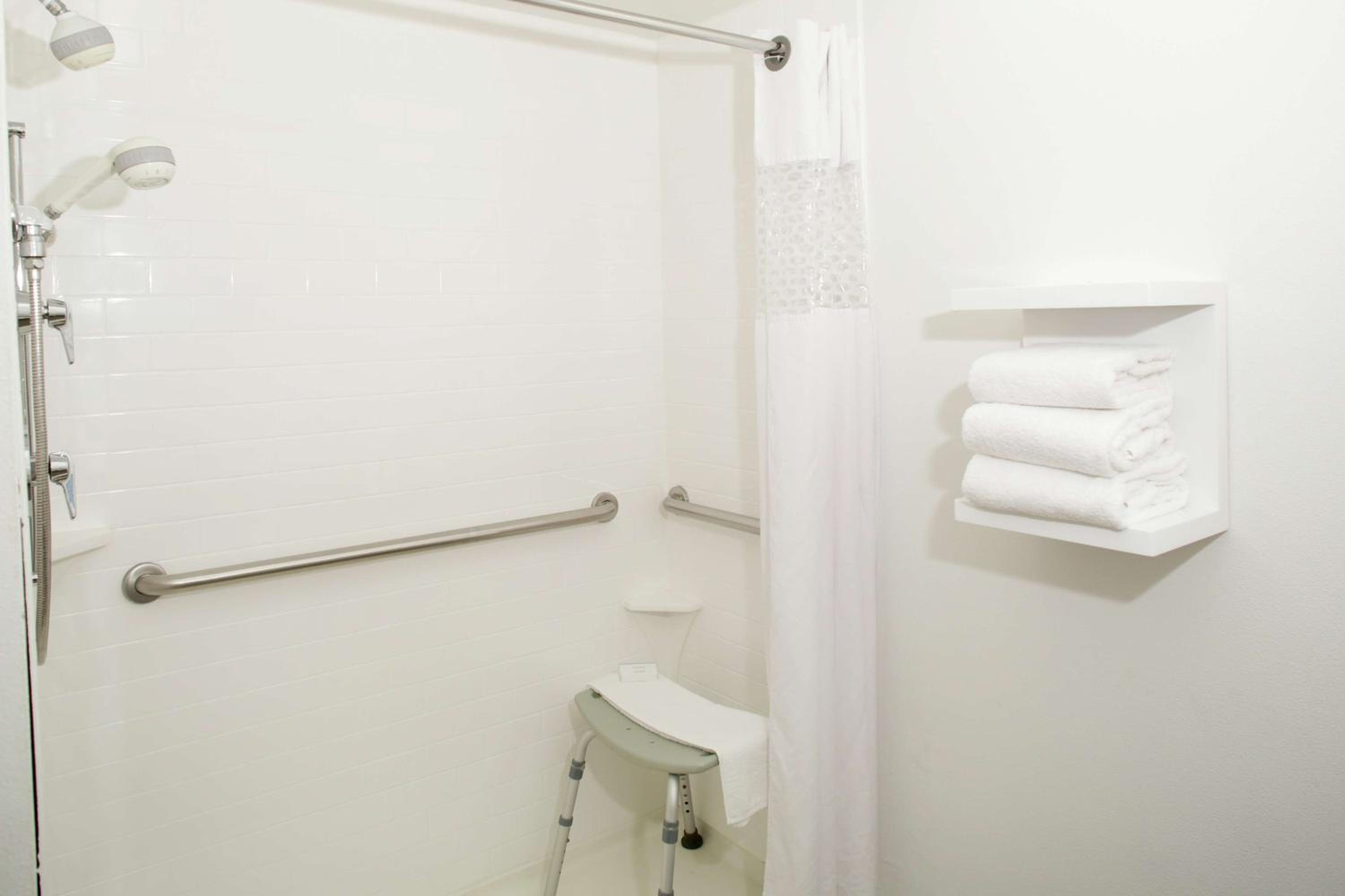 King Room - Mobility Access/Non-Smoking - Photo 5
