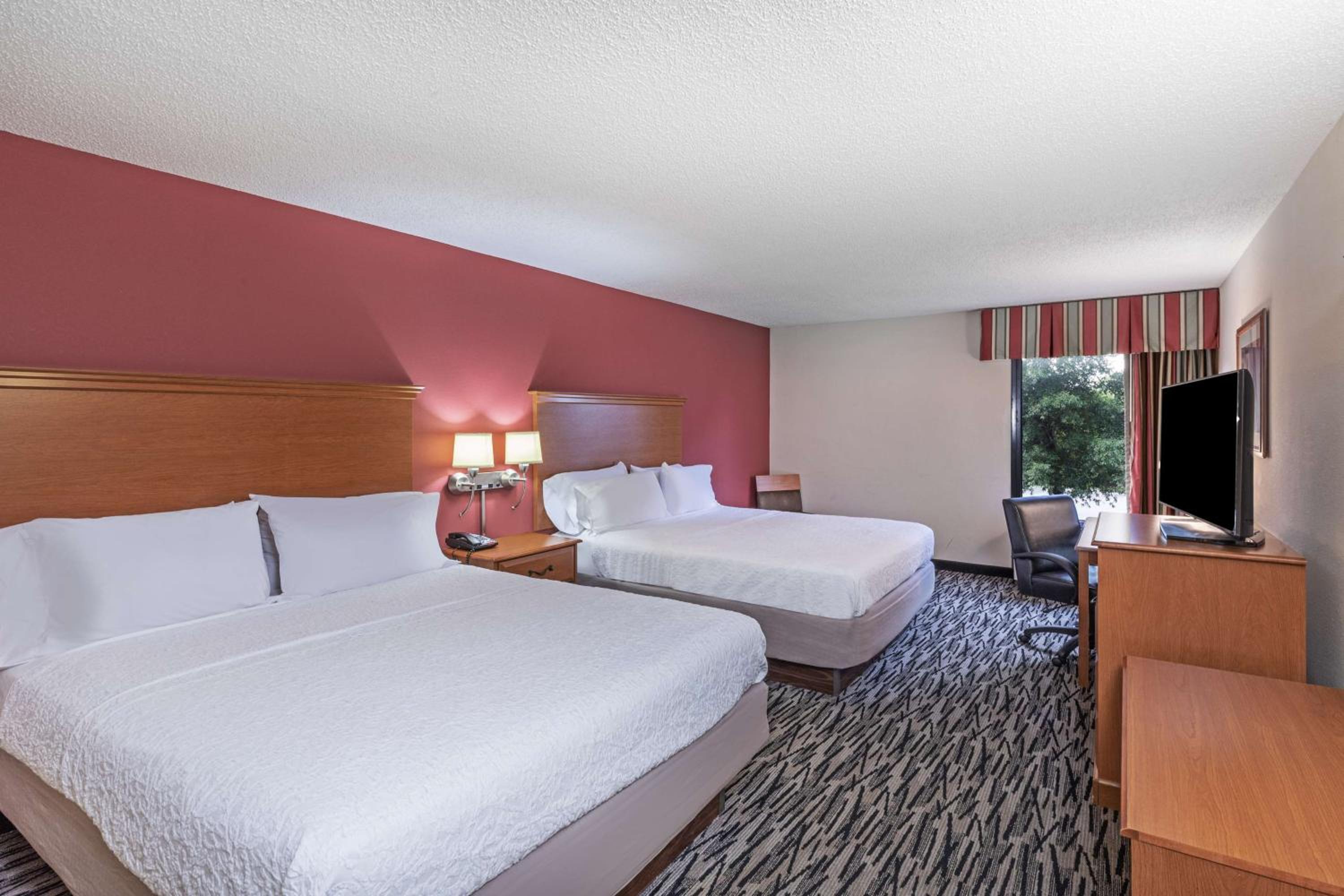 Room with Two Queen Beds - Non-Smoking - Photo 1